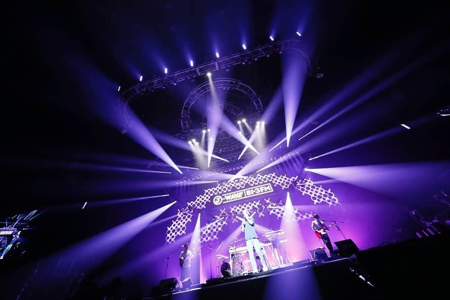 J-WAVEさんのインスタグラム写真 - (J-WAVEInstagram)「「J-WAVE LIVE 20th ANNIVERSARY EDITION」. . 夏の大型オムニバス・ライブイベント「J-WAVE LIVE」‼️. 初日7月13日（土）でオープニングを飾ったビッケブランカのオフィシャル写真が到着しました📸✨✨. . Photo by Tsukasa Miyoshi (Showcase). . 【出演者】. ビッケブランカ. SIRUP. BALLISTIK BOYZ from EXILE TRIBE. さかいゆう. フジファブリック. スガ シカオ. EXILE TAKAHIRO. . #jwave #jwavelive #jwavelive20thanniversaryedition #ライブ #オムニバスライブ #横浜アリーナ #横アリ #ビッケブランカ #ライブ写真」7月13日 19時07分 - jwave813