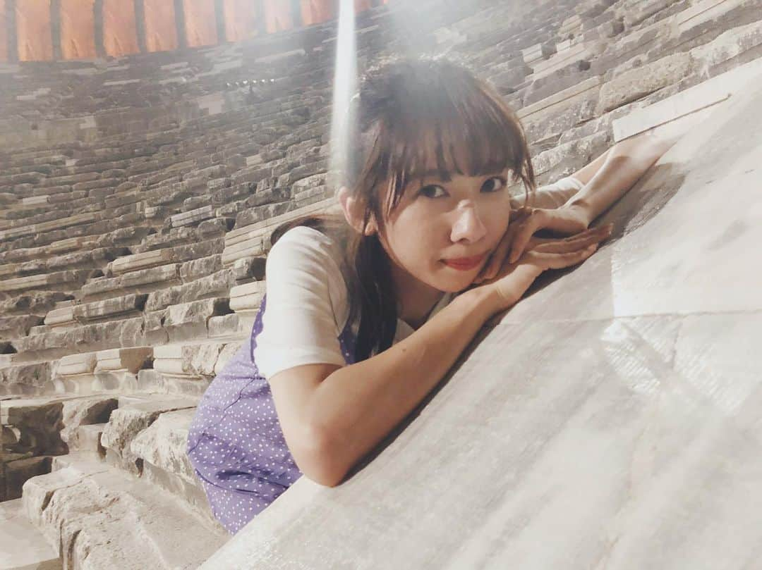 真山りかさんのインスタグラム写真 - (真山りかInstagram)「.﻿ ﻿ 🥺🇹🇷﻿ ﻿ #Teşekkürederim﻿ ﻿ #AspendosTiyatrosu﻿ ﻿ #まやまにあ﻿ ﻿ .」7月13日 19時11分 - ma_yama_official