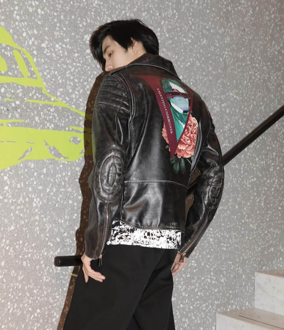 清水尋也さんのインスタグラム写真 - (清水尋也Instagram)「. VALENTINO 2019 A/W UNDERCOVER COLLABORATION  ウチュウカンジタ🛸  #VALENTINOUNDERCOVER  #VALENTINO #UNDERCOVER」7月13日 19時24分 - hiroyashimizv