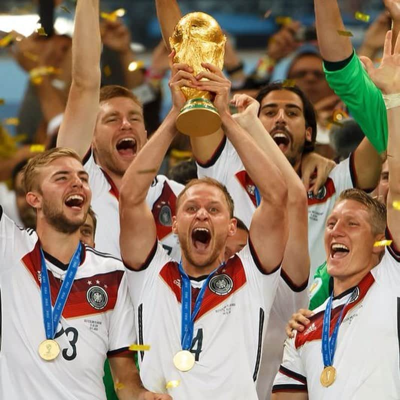 ベネディクト・ヘーヴェデスさんのインスタグラム写真 - (ベネディクト・ヘーヴェデスInstagram)「Wow! Already five years ago! #diemannschaft @dfb_team」7月13日 19時17分 - benwedes