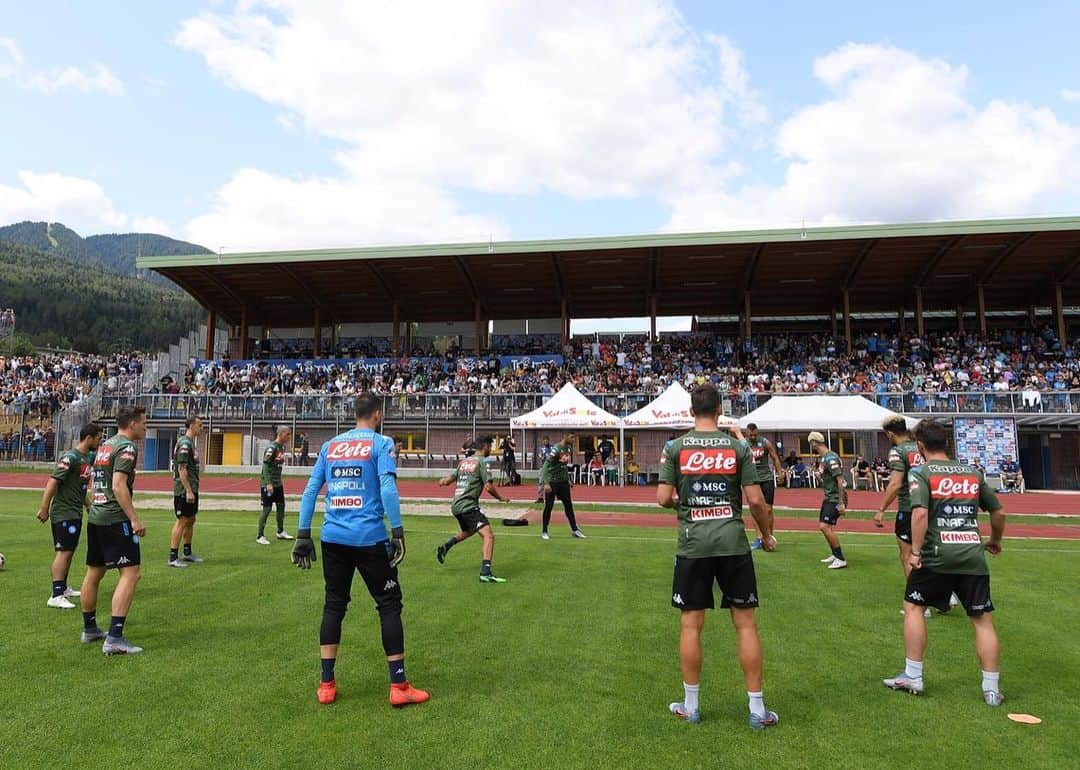 SSCナポリさんのインスタグラム写真 - (SSCナポリInstagram)「🏃🏻‍♂️ This morning 👉 #WorkOut 💙 #ForzaNapoliSempre . . #Dimaro19 #VisitTrentino @visittrentino」7月13日 19時20分 - officialsscnapoli