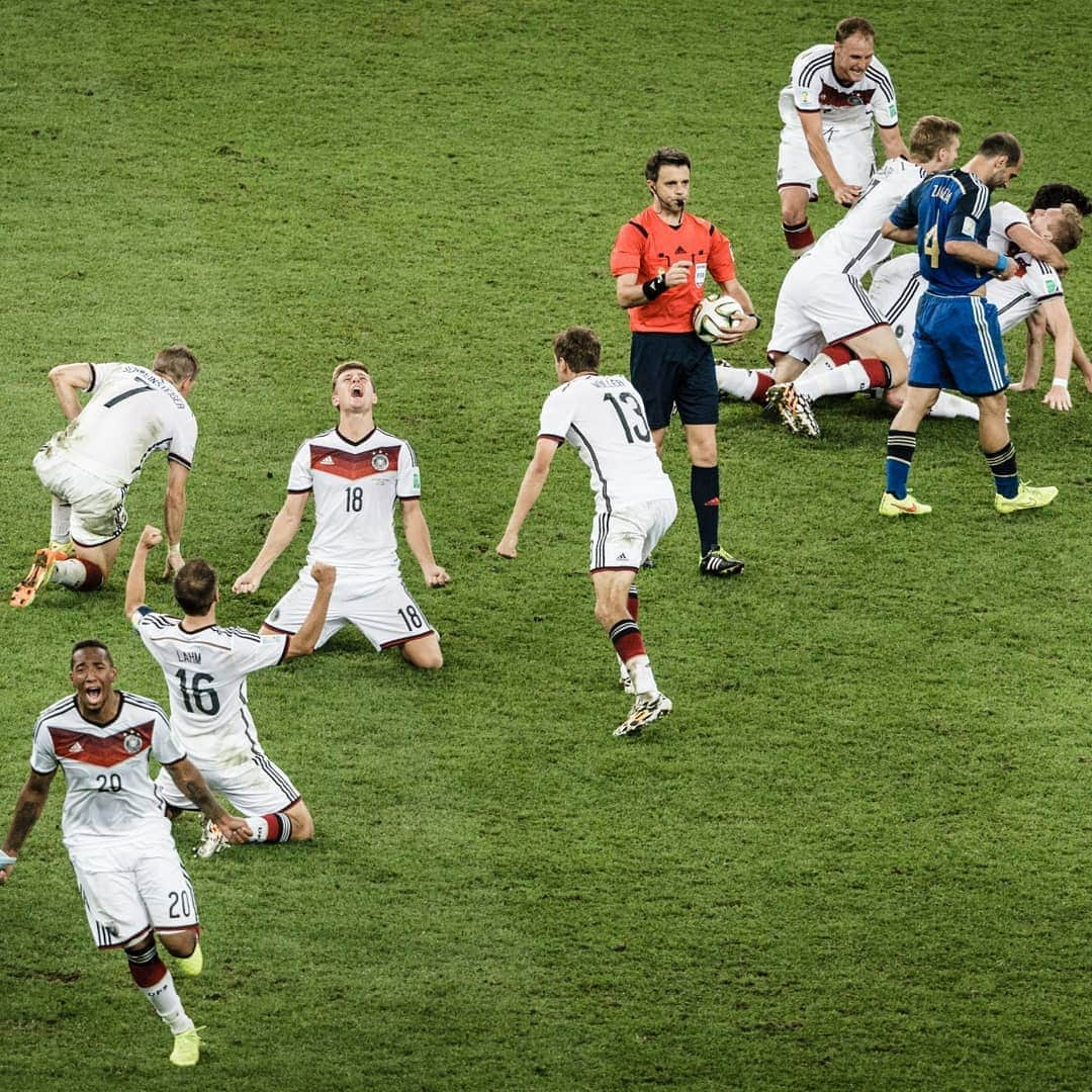 バイエルン・ミュンヘンさんのインスタグラム写真 - (バイエルン・ミュンヘンInstagram)「#OnThisDay five years ago... #WorldChampions ⭐⭐⭐⭐ #GERARG #Brazil2014」7月13日 19時29分 - fcbayern