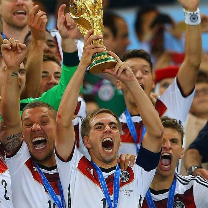 バイエルン・ミュンヘンさんのインスタグラム写真 - (バイエルン・ミュンヘンInstagram)「#OnThisDay five years ago... #WorldChampions ⭐⭐⭐⭐ #GERARG #Brazil2014」7月13日 19時29分 - fcbayern