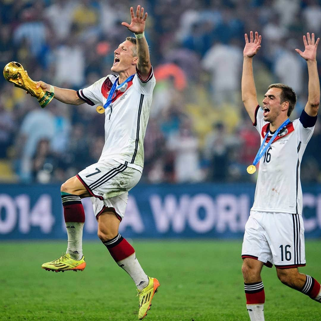 バイエルン・ミュンヘンさんのインスタグラム写真 - (バイエルン・ミュンヘンInstagram)「#OnThisDay five years ago... #WorldChampions ⭐⭐⭐⭐ #GERARG #Brazil2014」7月13日 19時29分 - fcbayern