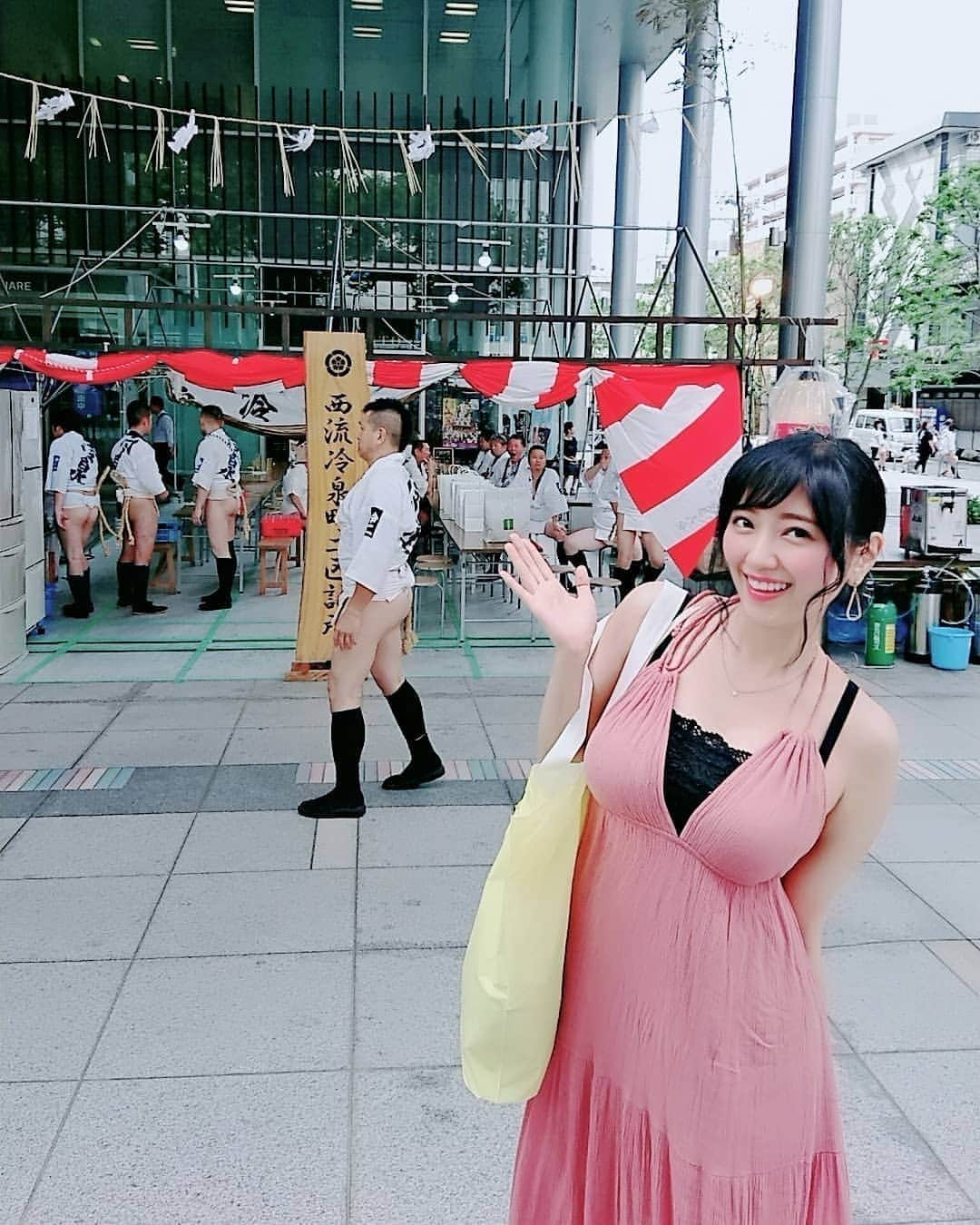 いけながあいみさんのインスタグラム写真 - (いけながあいみInstagram)「人生初の博多祇園山笠✨⠀⠀ ⠀⠀ みんなビショビショになりながら頑張ってました！✨⠀⠀ ⠀⠀ 私もけっこう濡れましたが、見てると元気が出ました！！⠀⠀ ⠀⠀ 実に熱い祭りでした！！⠀⠀ ⠀  This is a traditional festival in Hakata.⠀ ⠀⠀ #博多⠀⠀ #ユネスコ無形文化遺産⠀⠀ #博多祇園山笠 ⠀⠀ #山笠⠀ #お尻」7月13日 19時34分 - aimicat424