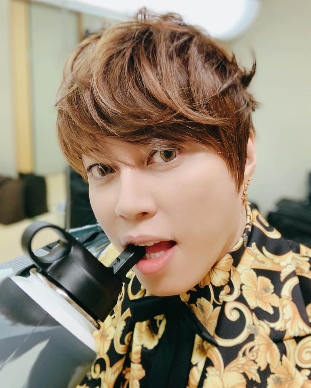 のインスタグラム：「まずは人様の曲を歌わせて頂いております！次の出番は約１時間後？(๑ᵒ̴̶̷͈᷄ᗨᵒ̴̶̷͈᷅)و #TBS #音楽の日」