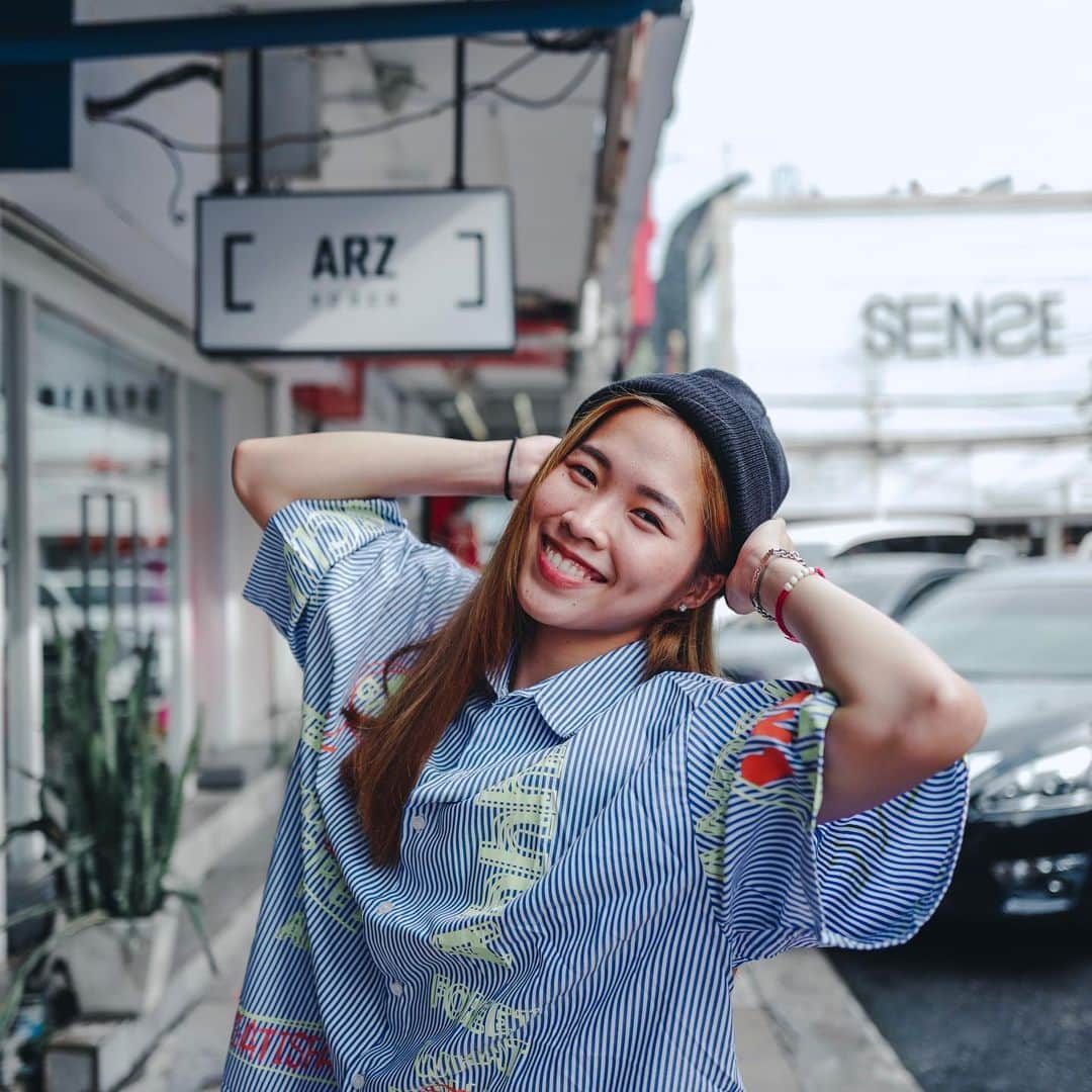 ラチャノック・インタノンのインスタグラム：「กินบะหมี่ให้เลือกเส้น อยากมีแฟนขี้เล่นให้เลือกเรา.. แฮร่ๆ 🤪🤪」