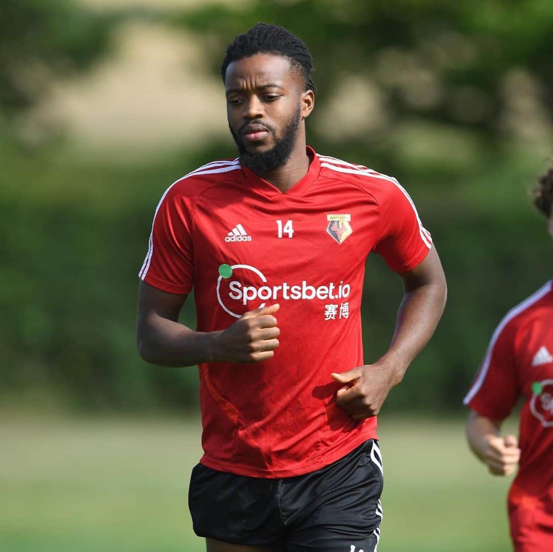 ナサニエル・チャロバーのインスタグラム：「Week 2 ⚽️✔️ #NC14」