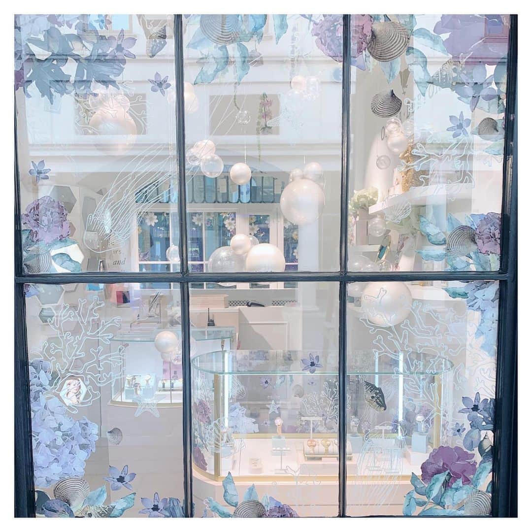 Olivia Burtonさんのインスタグラム写真 - (Olivia BurtonInstagram)「There are SO many exciting new arrivals in our beautiful Covent Garden Boutique - be sure to stop by if you’re in London this weekend! 🧜🏼‍♀️🐚💙 #MyOliviaBurton #UnderTheSea #CoventGarden #PrettyLittleLondon」7月13日 20時21分 - oliviaburtonlondon