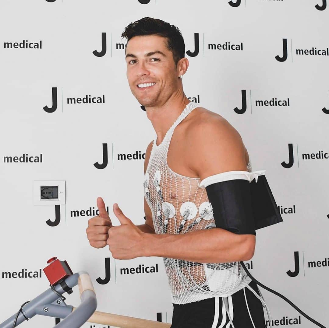 ユヴェントスFCさんのインスタグラム写真 - (ユヴェントスFCInstagram)「Fitness checks ✅ #ForzaJuve #CR7」7月13日 20時24分 - juventus