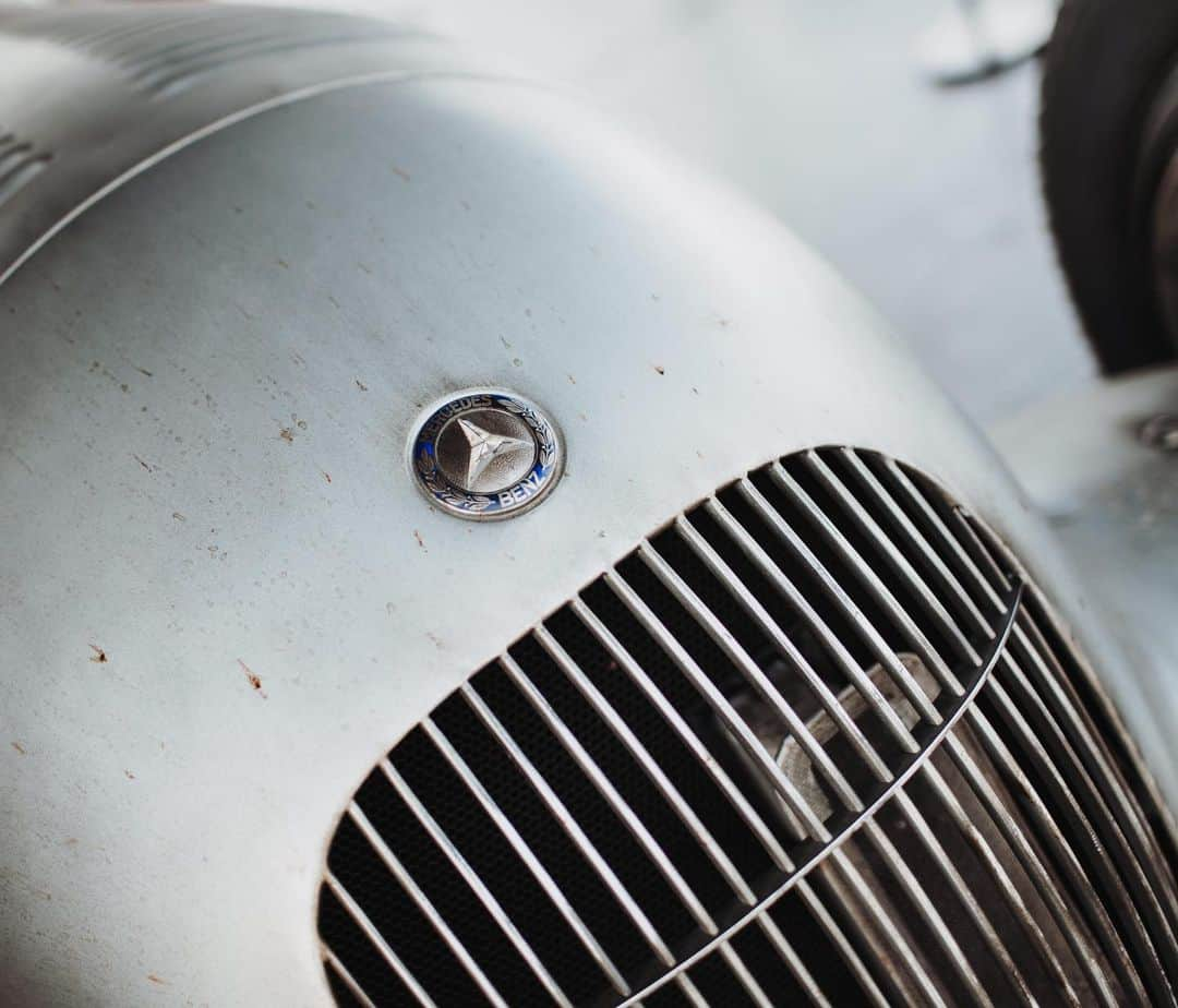 MERCEDES AMG PETRONASさんのインスタグラム写真 - (MERCEDES AMG PETRONASInstagram)「‪A piece of @mercedesbenz racing history on show this weekend at Silverstone! 🔥🔥🔥‬ The iconic W25 from 1934 - the first of the Silver Arrows... • #MercedesAMGF1 #Mercedes #AMG #F1 #MercedesBenz ‪#MBPopUp #BritishGP #MercedesBenzUK @mercedesbenzuk @mercedesbenzmuseum」7月13日 20時27分 - mercedesamgf1