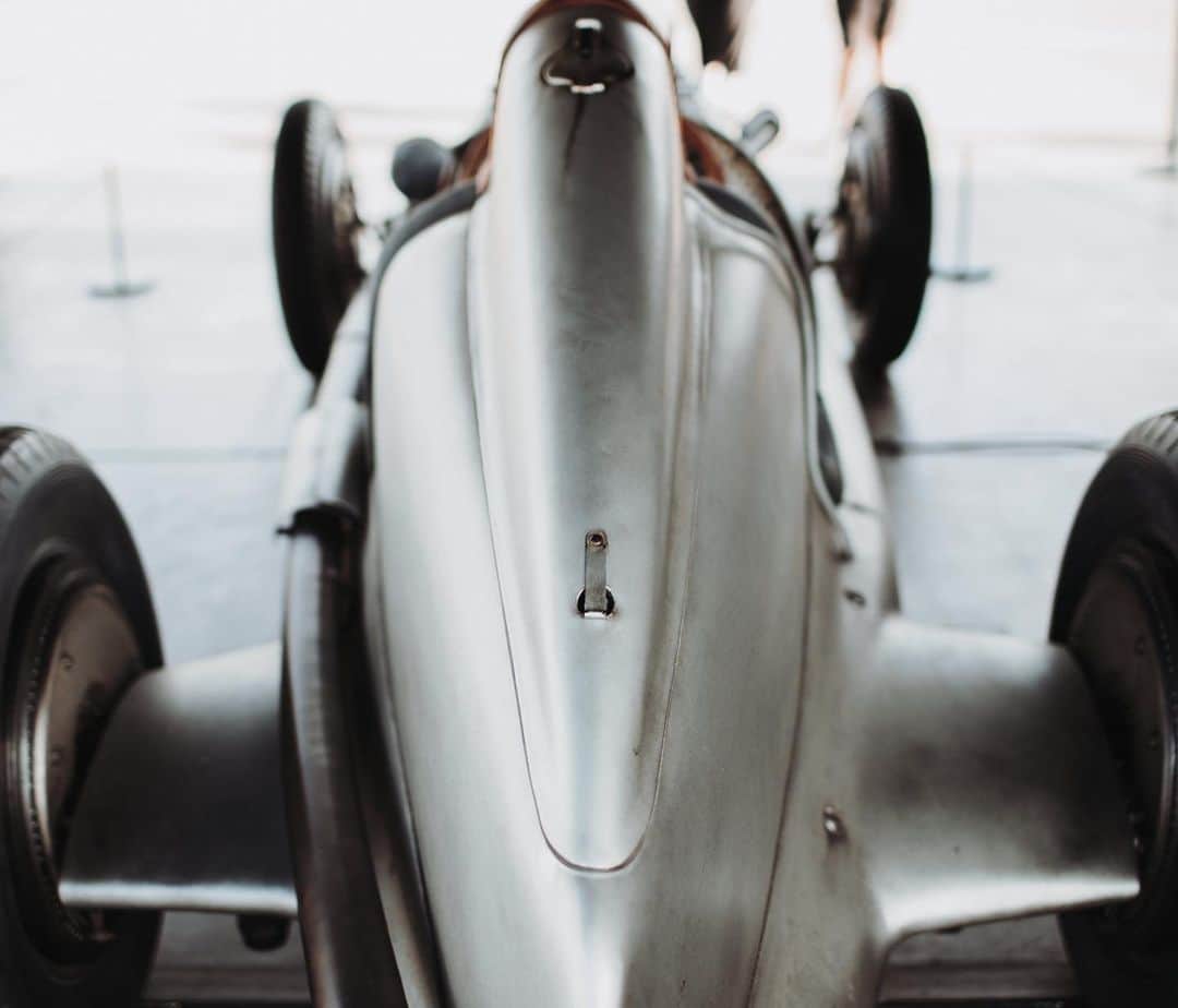 MERCEDES AMG PETRONASさんのインスタグラム写真 - (MERCEDES AMG PETRONASInstagram)「‪A piece of @mercedesbenz racing history on show this weekend at Silverstone! 🔥🔥🔥‬ The iconic W25 from 1934 - the first of the Silver Arrows... • #MercedesAMGF1 #Mercedes #AMG #F1 #MercedesBenz ‪#MBPopUp #BritishGP #MercedesBenzUK @mercedesbenzuk @mercedesbenzmuseum」7月13日 20時27分 - mercedesamgf1