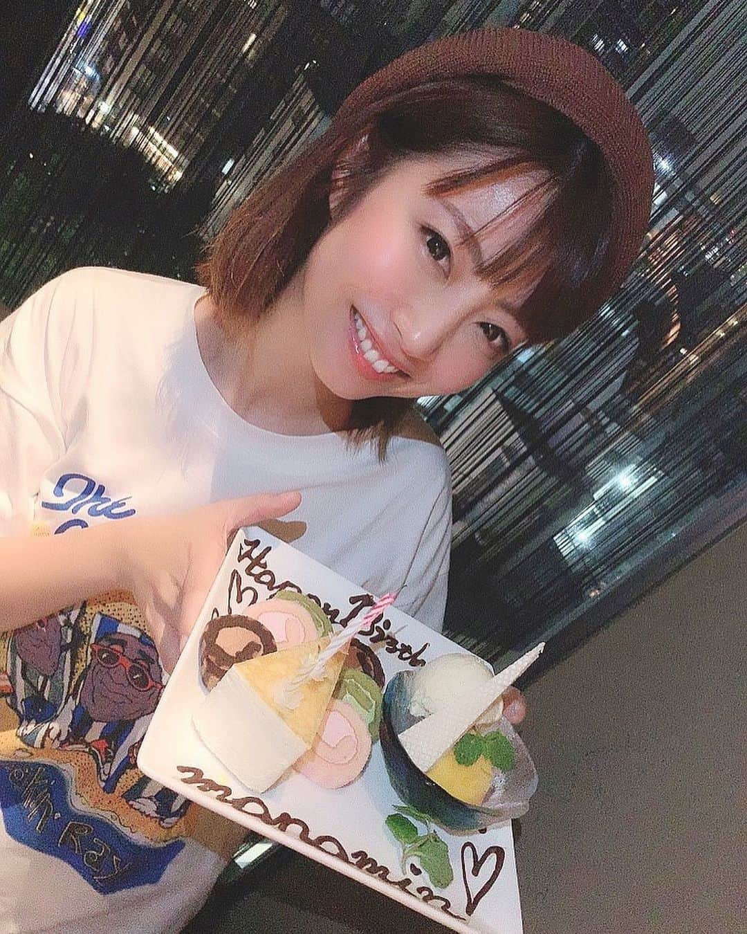 古川真奈美さんのインスタグラム写真 - (古川真奈美Instagram)「.﻿ .﻿ 昨日はてじさまにお誕生日お祝いしてもらった🥺❤️﻿ てじさまに毎年お祝いしてもらって幸せです😍💋﻿ てじさまの新曲のおっぱいの歌が大ヒットしてて、わたし今アーティストだからって永遠に言ってた笑﻿ ﻿ 今年の紅白期待してます👮‍♂️笑﻿ ﻿ らぶ😘﻿ ﻿ ﻿ #愛するパイセン  #いつみても可愛い  #誕生日の日0時ちょうどにLINEくれた  #愛しかない﻿ #誕生日プレゼント大切に使います﻿ #モヤ鍋大好きすぎる  #二日連続食べた幸せ #パイセン  #手島優 さま﻿ #instagood  #instadiary ﻿ #instalike #instamood ﻿ #ow #instapic #instaphoto﻿ #girl　#follow #followme  #gravure  #japanesegirl  #selfies  #インスタグラビア」7月13日 20時36分 - mana_0619