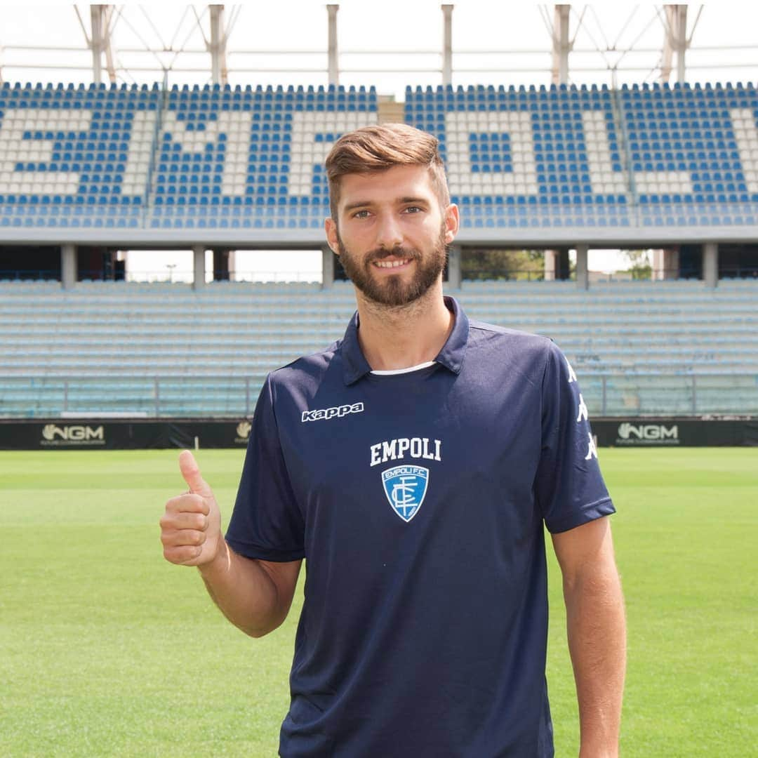 エンポリFCさんのインスタグラム写真 - (エンポリFCInstagram)「#WelcomeLeonardoMancuso 📸📸📸」7月13日 20時38分 - empoli_fc_official