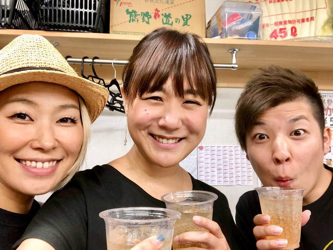 中嶋ユキノさんのインスタグラム写真 - (中嶋ユキノInstagram)「‪「春夏アコ旅」名古屋公演、終了しました😆‼️‼️‬ ・ ‪いやーーーーー、名古屋のみなさま、熱かった‼️‼️‬ ‪とっても盛り上がりました😆🎊🎉‬ ‪お越し下さったみなさま、ありがとうございました😁‼️‬ ・ ‪また、近いうちに歌いに戻ってきますね😉‼️‬ ・ #中嶋ユキノ #石成正人 #門馬由哉 #若森さちこ #本日はユキノもんちゃんさっちん #春夏アコ旅  #名古屋 #残り1公演 #ファイナルは東京」7月13日 20時45分 - nakajima_yukino