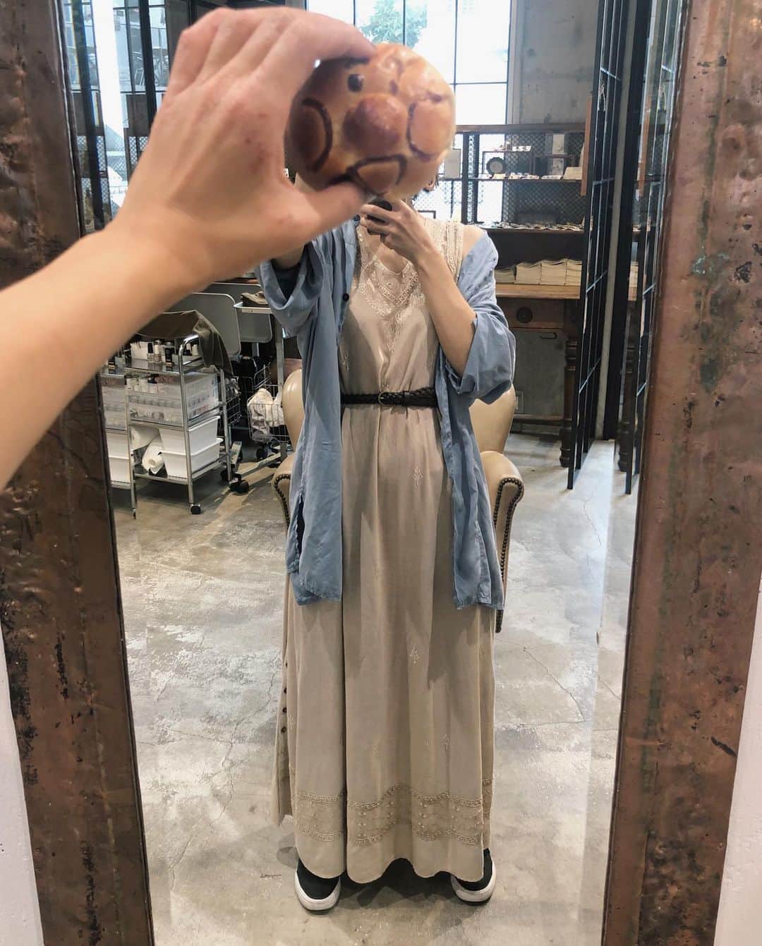 のインスタグラム：「🤳🏻🌝」