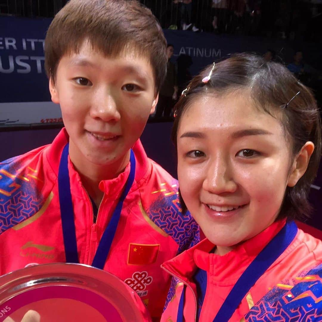 ITTF Worldさんのインスタグラム写真 - (ITTF WorldInstagram)「3️⃣ Finals 💥 3️⃣ Winning Doubles Partnerships 🥇 3️⃣ x #GoldenSelfie 😁🤳 . 🙌 #Congratulations to: 🇭🇰 Doo Hoi Kem & Wong Chun Ting 🇨🇳 Wang Manyu & Chen Meng 🇰🇷 Jeoung Youngsik & Lee Sangsu . 🇦🇺 #ITTFWorldTour #2019AussieOpen」7月13日 20時54分 - wtt