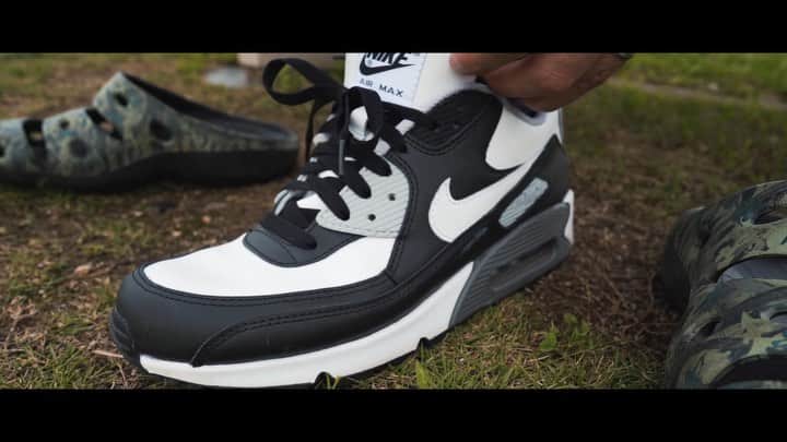 のりごとーのインスタグラム：「NIKE By You でカスタムオーダーしたエアマックス90です😊 好みのカラーでオーダー出来るのは嬉しい♪  #nikeairmax #airmax90 #nikebyyou #エアマックス90 #ナイキスニーカー」