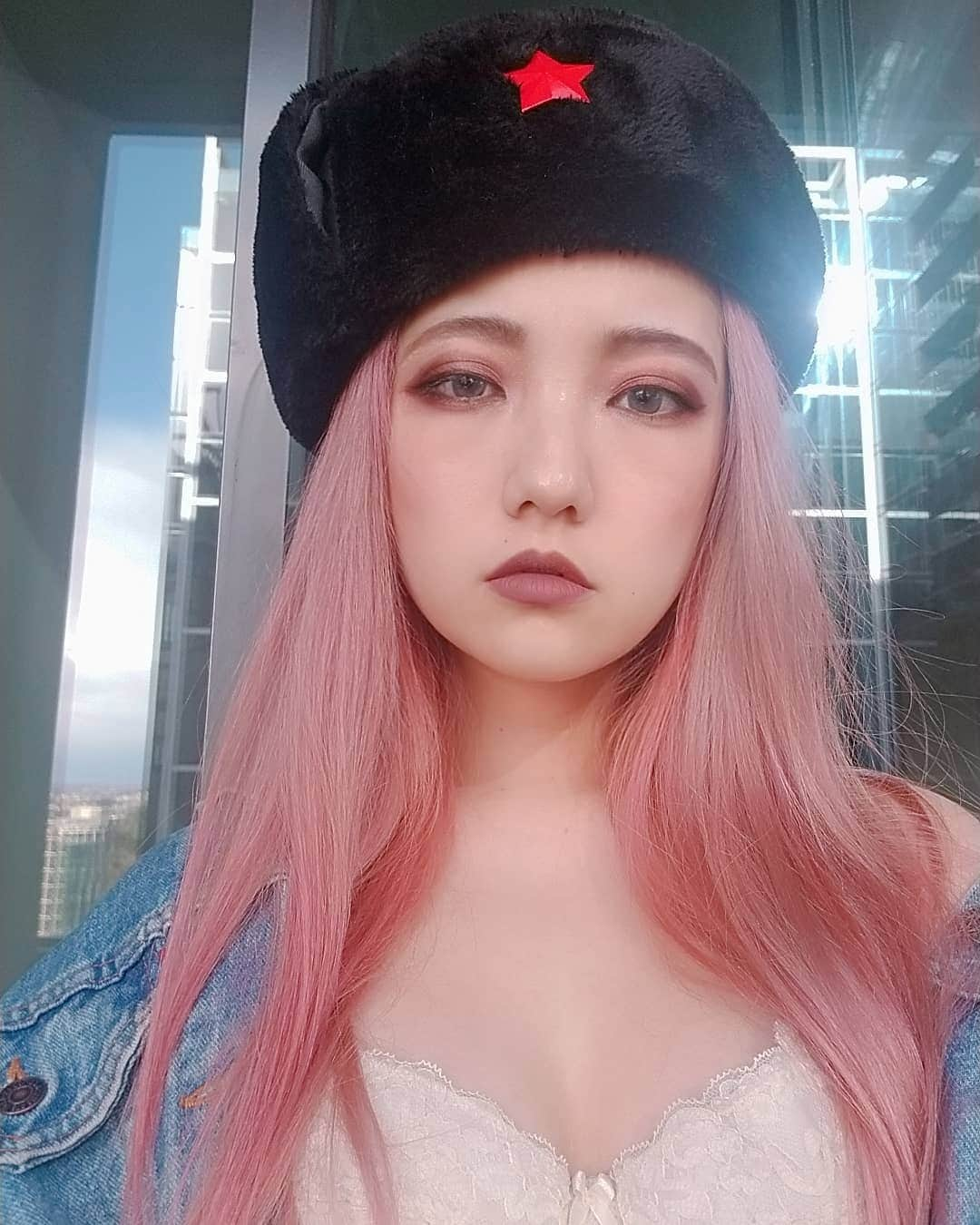 小林レイミさんのインスタグラム写真 - (小林レイミInstagram)「🦜🦋🌍🌈🎵🌟💙 #makeup #makeupart #makeuplover #makeuptime #fashionlook #fashionimport #styling #pinkhair #smokyeyes #colorfulworld #aus #melbourne」7月13日 21時04分 - _reimi._____