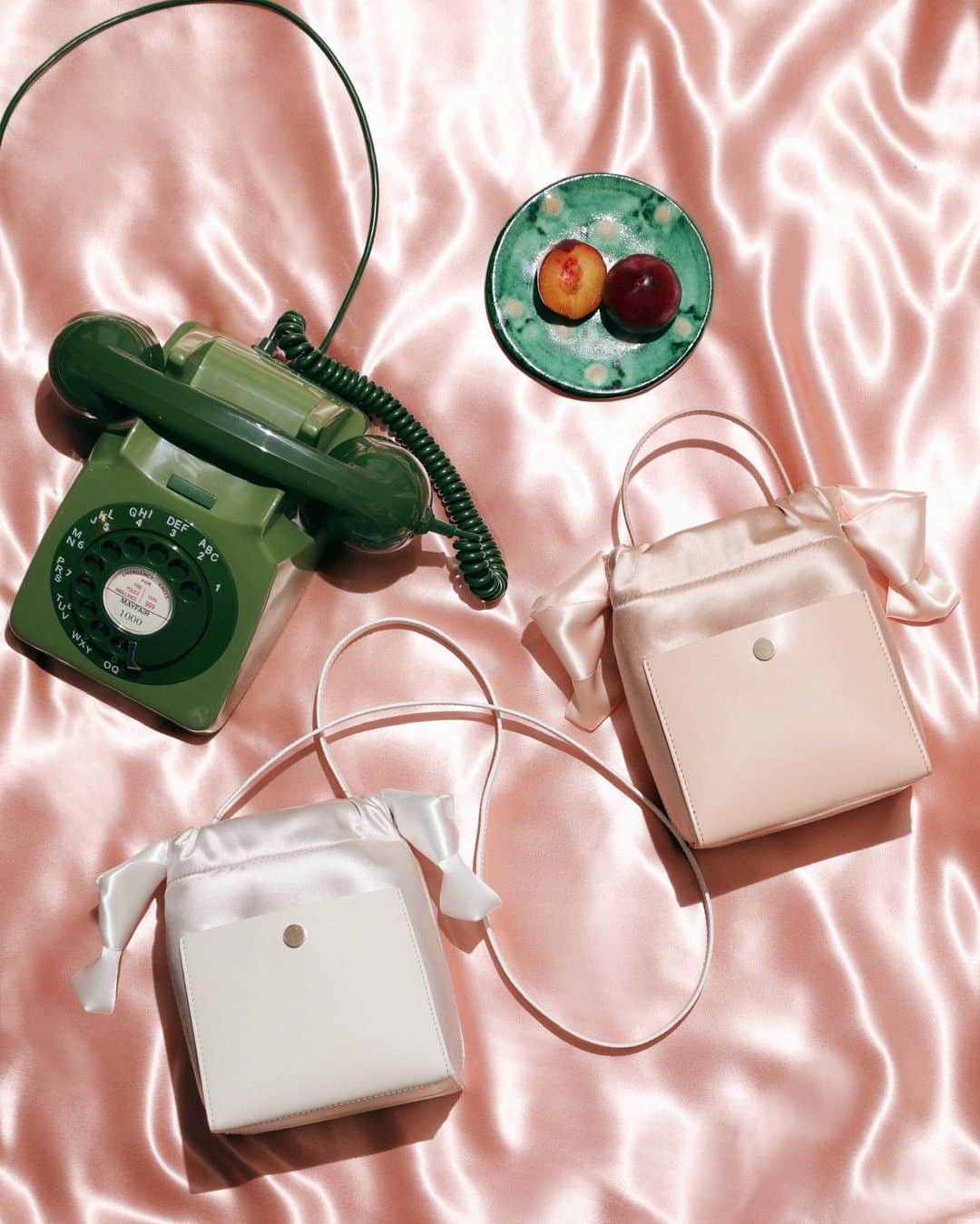 Sophie Hulmeのインスタグラム：「Call me... The Satin Knot. New and perfect ♥️」