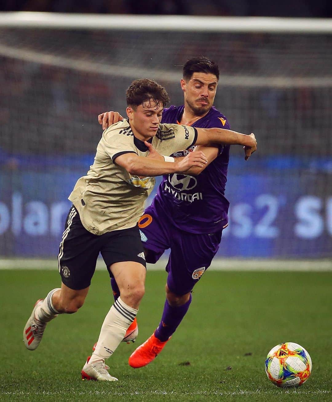 マンチェスター・ユナイテッドさんのインスタグラム写真 - (マンチェスター・ユナイテッドInstagram)「@Daniel_James97 getting stuck in on his first #MUFC outing 🏃‍♂️⚡」7月13日 21時06分 - manchesterunited