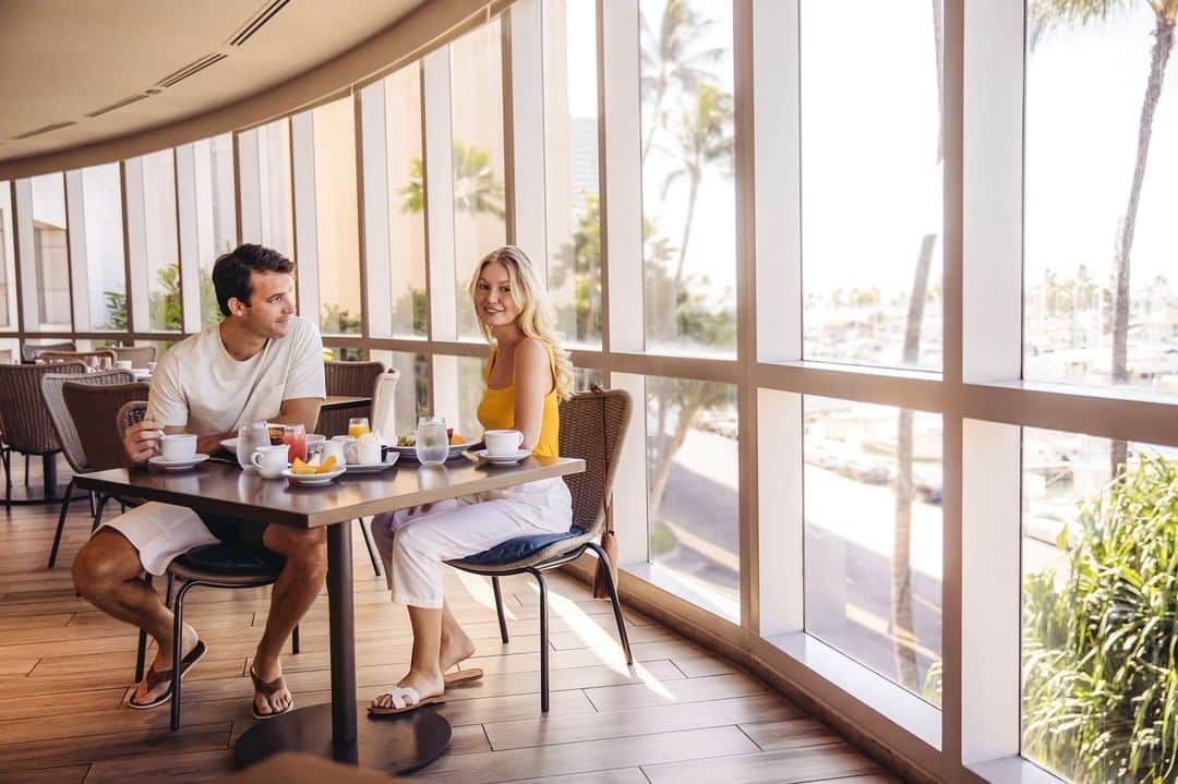Prince Waikikiさんのインスタグラム写真 - (Prince WaikikiInstagram)「Get our best available room rates, daily breakfast buffet at @100Sails, one half-day cabana with amenities, and no resort charge with our SUMMER FLASH SALE! Book by Monday, July 15 - http://bit.ly/pw-summersale-ig  For travel 8/15/19 - 12/19/19. Three night stay minimum. Cabana rental based upon availability. Some black out dates and restrictions may apply. See website for details.」7月14日 8時00分 - princewaikiki