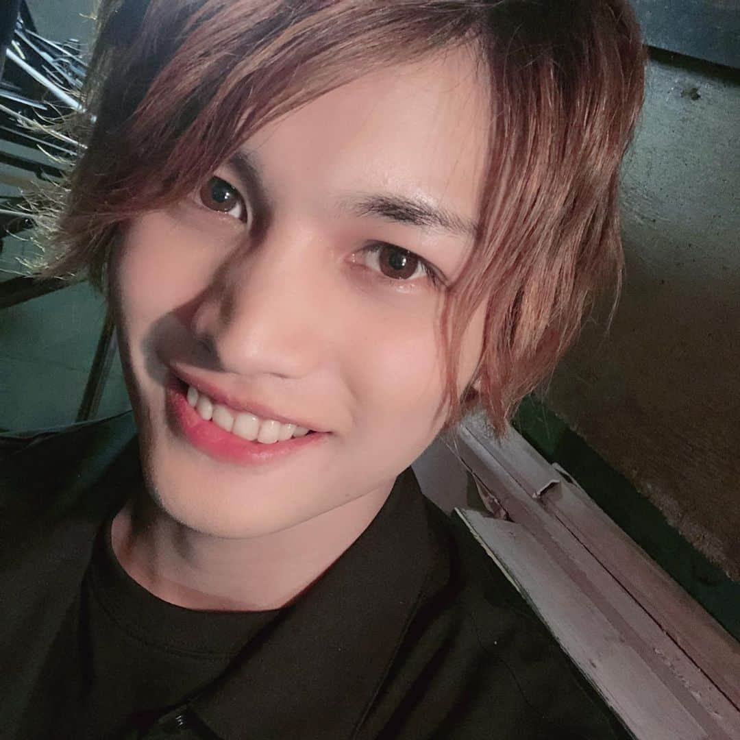 河原田巧也さんのインスタグラム写真 - (河原田巧也Instagram)「自撮り苦手なものでね。。 撮ったけど載せない  そんな写真の捌け口にインスタ使ってみます。」7月14日 6時45分 - takuminari