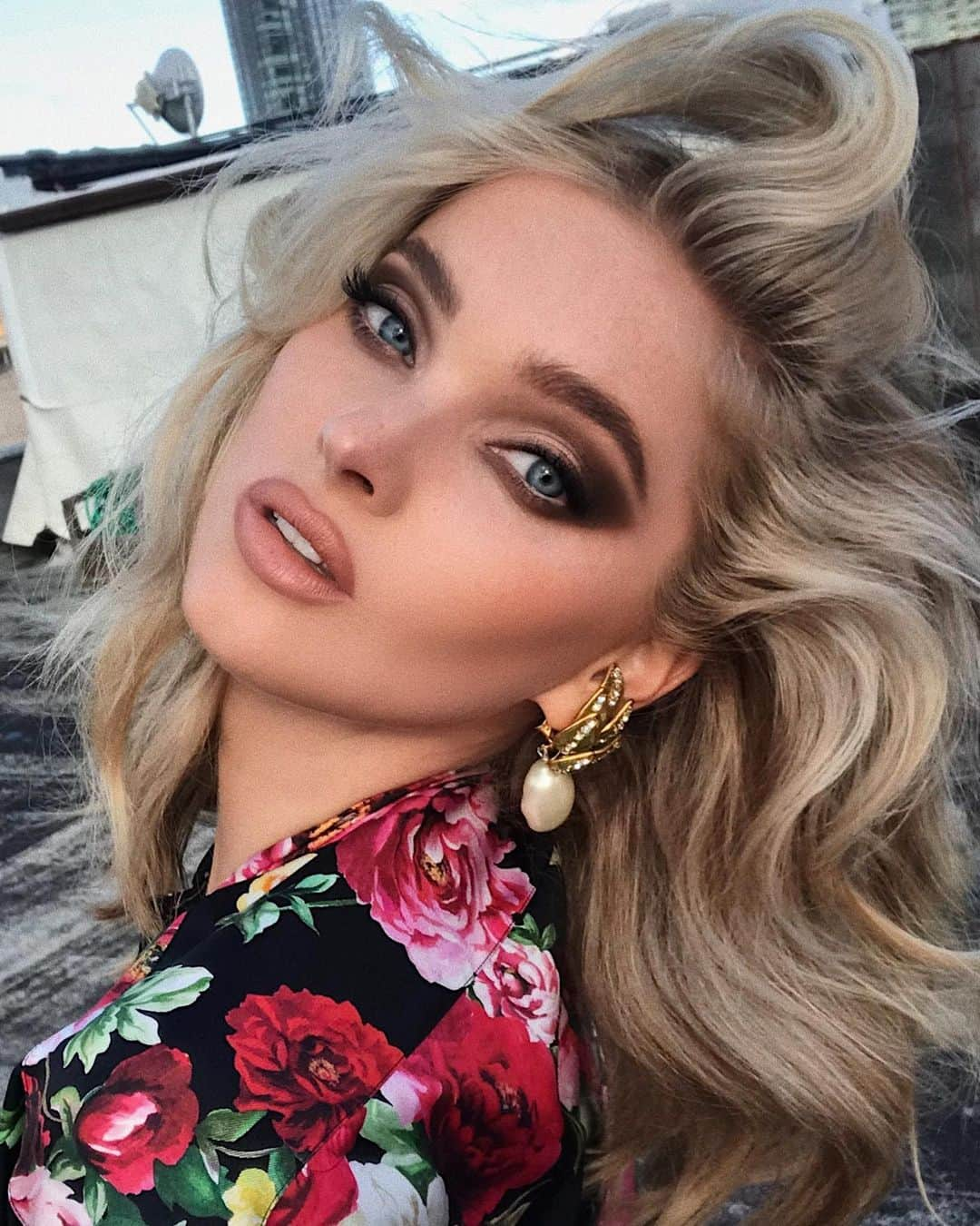 Hung Vanngoさんのインスタグラム写真 - (Hung VanngoInstagram)「#ElsaHosk ✨⚡️💫🌟」7月14日 6時39分 - hungvanngo