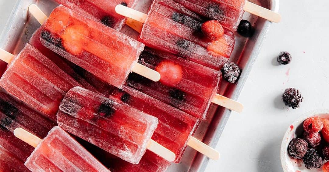 Dole Packaged Foods（ドール）のインスタグラム：「Beauty is in the eye of the Berry Wine Pop holder! Fruity, Merlot-infused #BoozyPops made with frozen Dole Mixed Berries are the adult #recipe of choice for summer’s mommy get-togethers and playdates. #DoleRecipes」