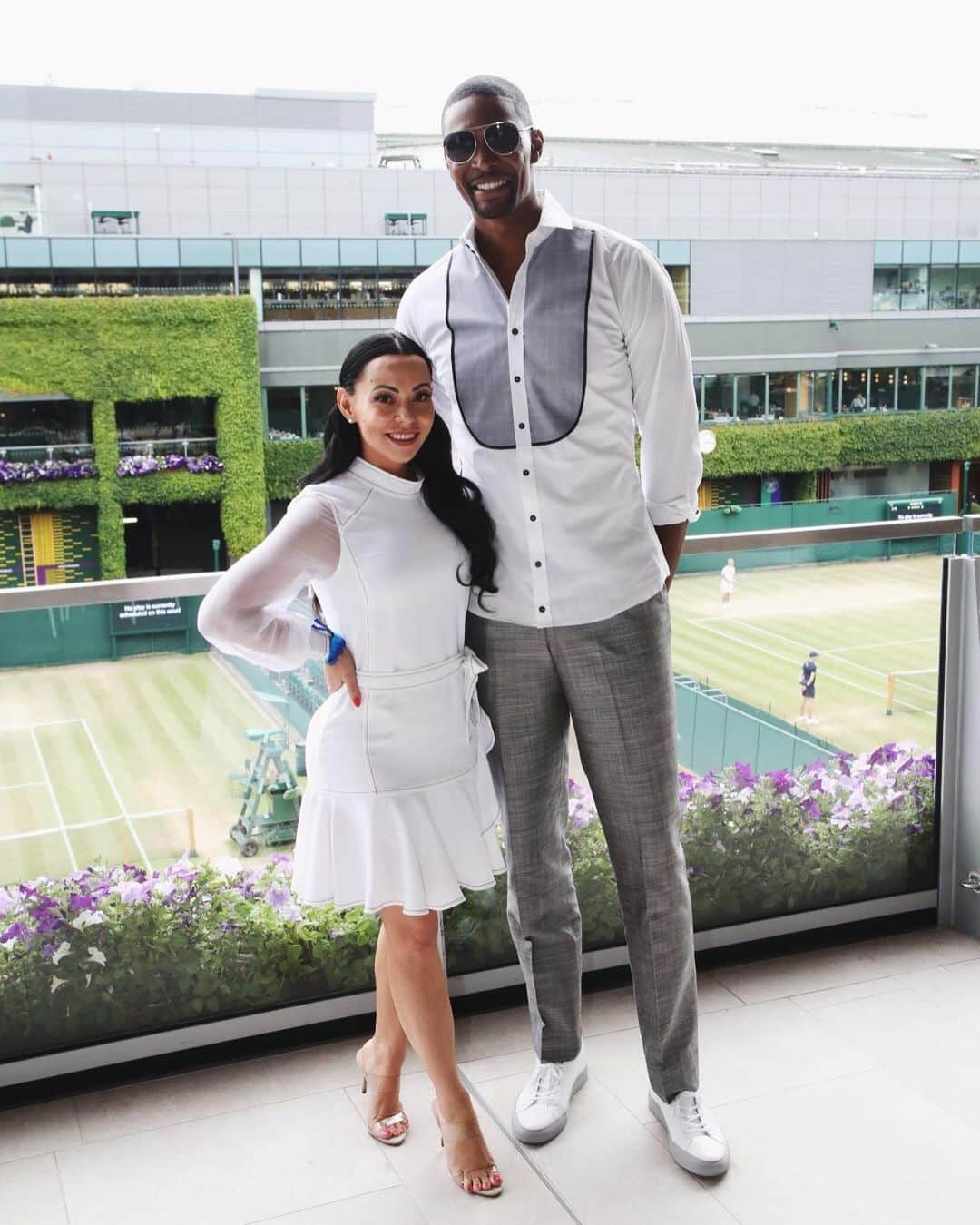 クリス・ボッシュさんのインスタグラム写真 - (クリス・ボッシュInstagram)「Made it to #Wimbledon to watch the GOAT @serenawilliams compete in the finals. What a GAME. 🎾 Who else is watching the  #Wimbledon finals today? #TeamSerenaForever」7月14日 7時26分 - chrisbosh