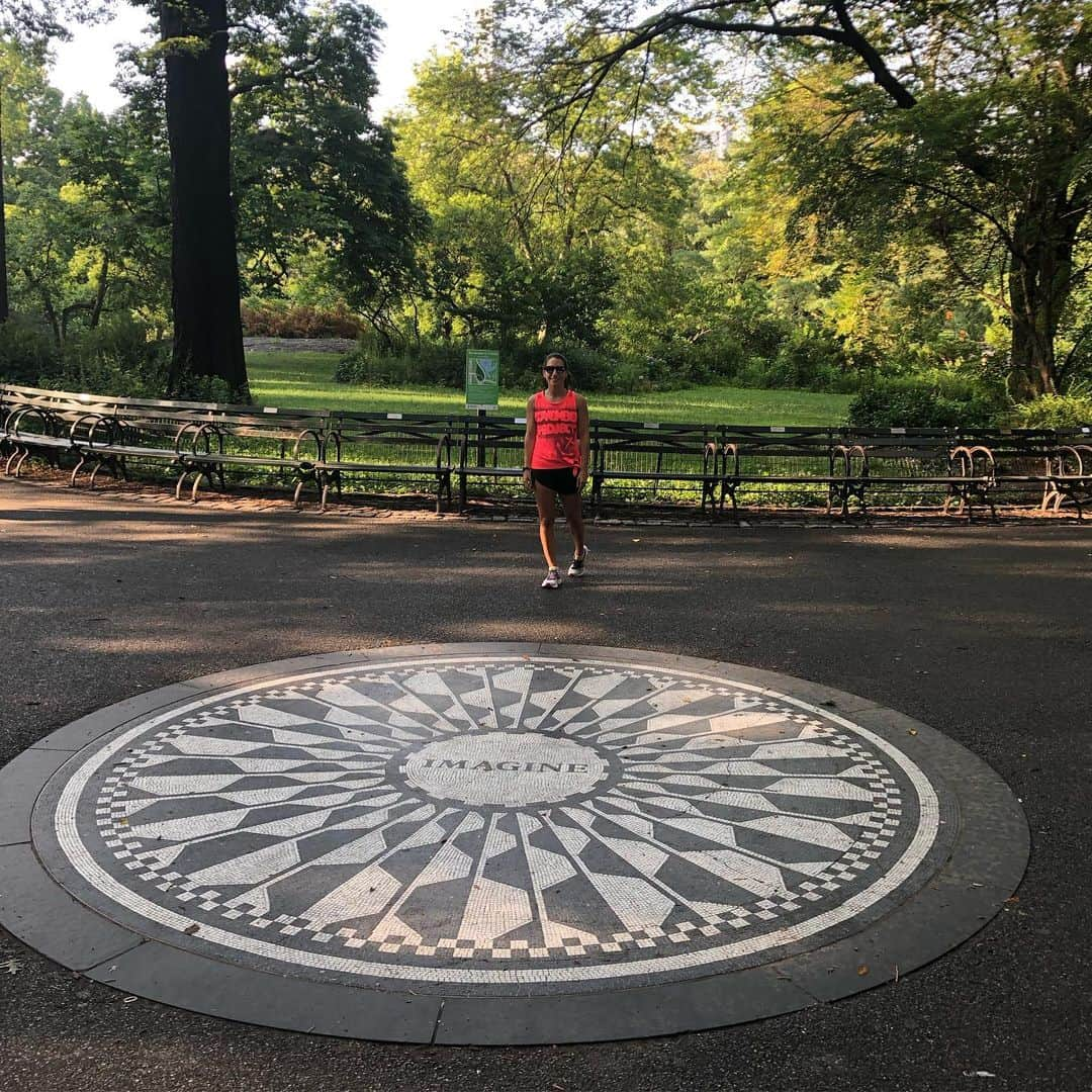 マリッサ・キャステリさんのインスタグラム写真 - (マリッサ・キャステリInstagram)「Representing @novemberprojectpvd in Central Park! #strawberryfieldsforever #novemberproject」7月14日 7時54分 - marissacastelli