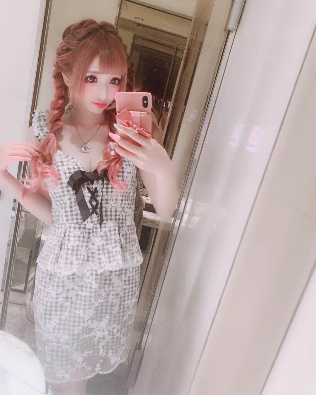 桜咲姫奈さんのインスタグラム写真 - (桜咲姫奈Instagram)「この間の♥️ 編み込みHairにした日♥️ ･ ･ #朝キャバ #朝キャバ嬢 #キャバ嬢 #キャバ嬢ドレス #キャバ嬢ヘアメイク #歌舞伎町 #歌舞伎町キャバ嬢 #編み込み」7月13日 23時02分 - himena_ousaki