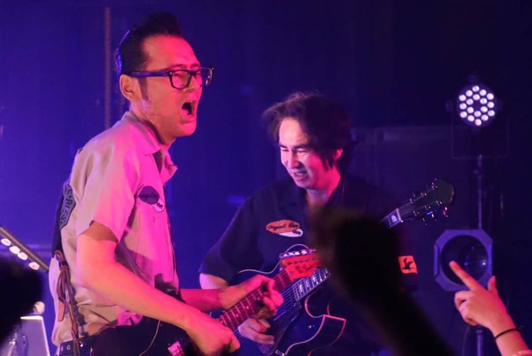 田島貴男さんのインスタグラム写真 - (田島貴男Instagram)「Original Love"bless You!Tour"名古屋ダイヤモンドホール終了！いやーさいこう！めっちゃ楽しかった！満員のお客さんがうねって踊ってる景色素晴らしかった！メンバーも僕もあんなに踊ったのにそんなに疲れてない笑。素晴らしい夜をありがとう！！明日は大阪 Zepp NambaでPUNPEEくん参加！ #originallove #blessyou!tour」7月13日 22時58分 - tajimatakao