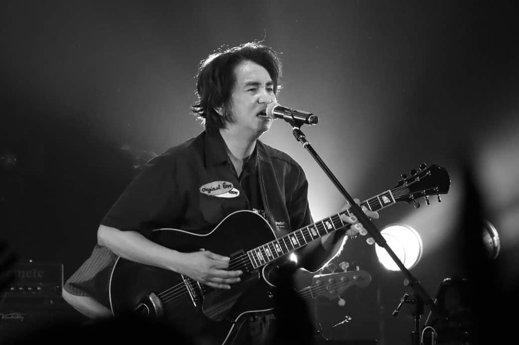 田島貴男さんのインスタグラム写真 - (田島貴男Instagram)「Original Love"bless You!Tour"名古屋ダイヤモンドホール終了！いやーさいこう！めっちゃ楽しかった！満員のお客さんがうねって踊ってる景色素晴らしかった！メンバーも僕もあんなに踊ったのにそんなに疲れてない笑。素晴らしい夜をありがとう！！明日は大阪 Zepp NambaでPUNPEEくん参加！ #originallove #blessyou!tour」7月13日 22時58分 - tajimatakao