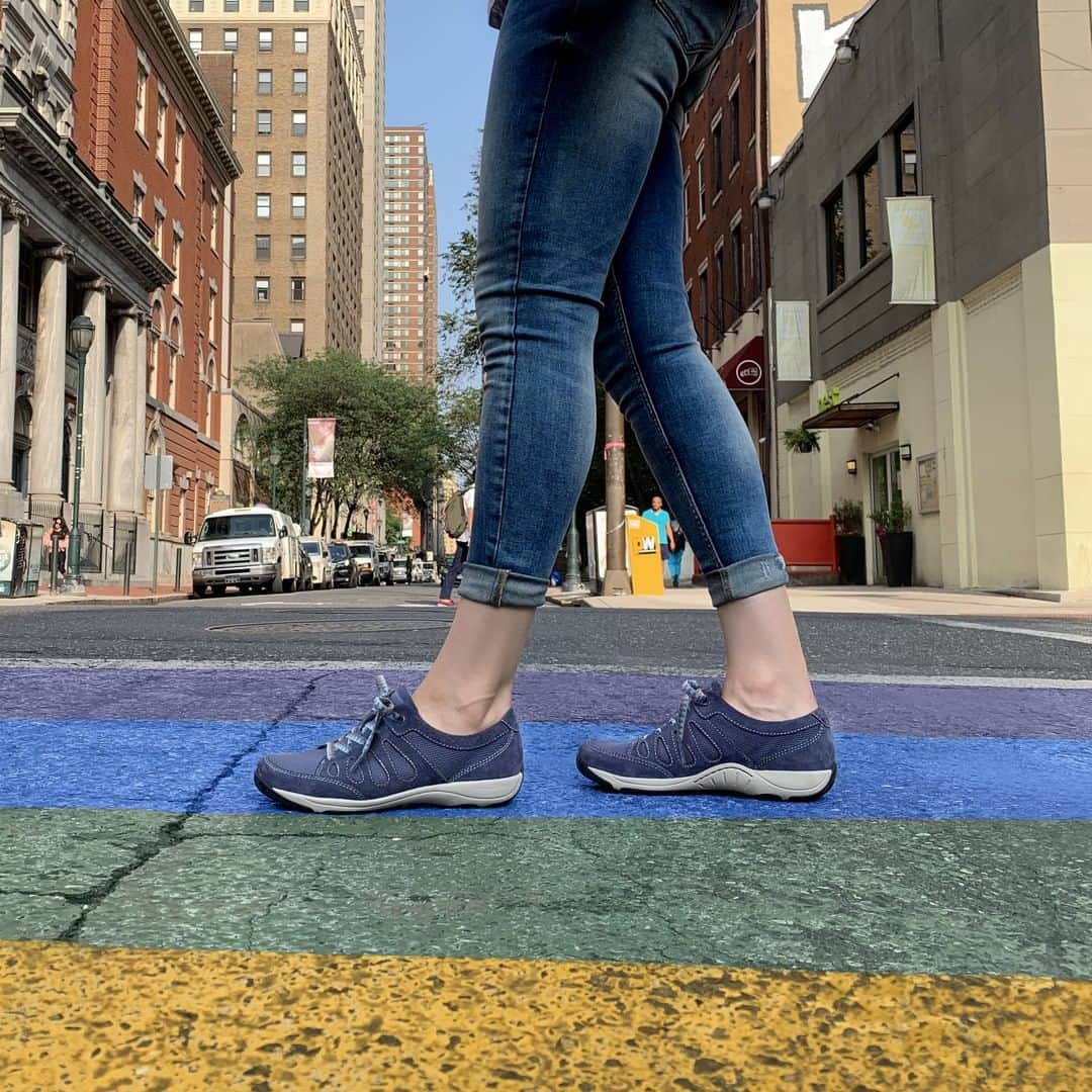 ダンスコのインスタグラム：「Street style. Shop Heather at the link in the bio.」
