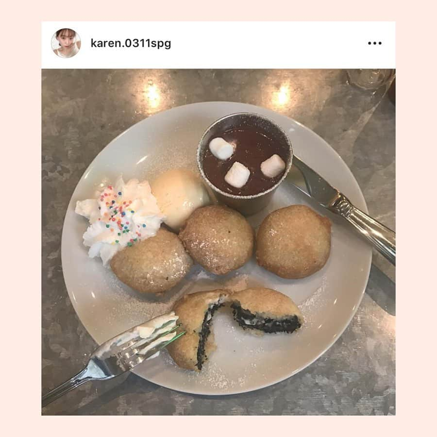 bis_web bis [ビス] さんのインスタグラム写真 - (bis_web bis [ビス] Instagram)「July 13, Saturday﻿ ﻿ ﻿ 🧁﻿ ﻿ ﻿ 原宿・表参道エリアのバスケカフェ﻿ 「Coast 2 Coast（コーストツーコースト）」﻿ の人気メニュー #フライドオレオ はもう食べた？💭﻿ ﻿ もちっとした食感と﻿ 中のオレオのサクッと感がクセになる🖤﻿ ﻿ あたたかいフライドオレオを﻿ 冷たいバニラアイスといっしょに食べるのがおすすめだよ！﻿ ﻿ ﻿ coast 2 coast の場所は﻿ 位置情報をチェックしてね！﻿ ﻿ ﻿ ﻿ ﻿ #カフェ #原宿カフェ #表参道カフェ #オレオ #oreo #cafe #バスケ #バスケカフェ #basketball #オレオスイーツ #スイーツ #bis_web #アイス #東京カフェ #東京 #tokyo #japan #甘党 #먹스타그램﻿ #카페스타그램 #카페라떼 #카페그램 #인스타푸드﻿ #푸드스타그램 #먹스타그램 #맛집 #먹방 #카페투어﻿ #カペ」7月13日 23時07分 - bis_web