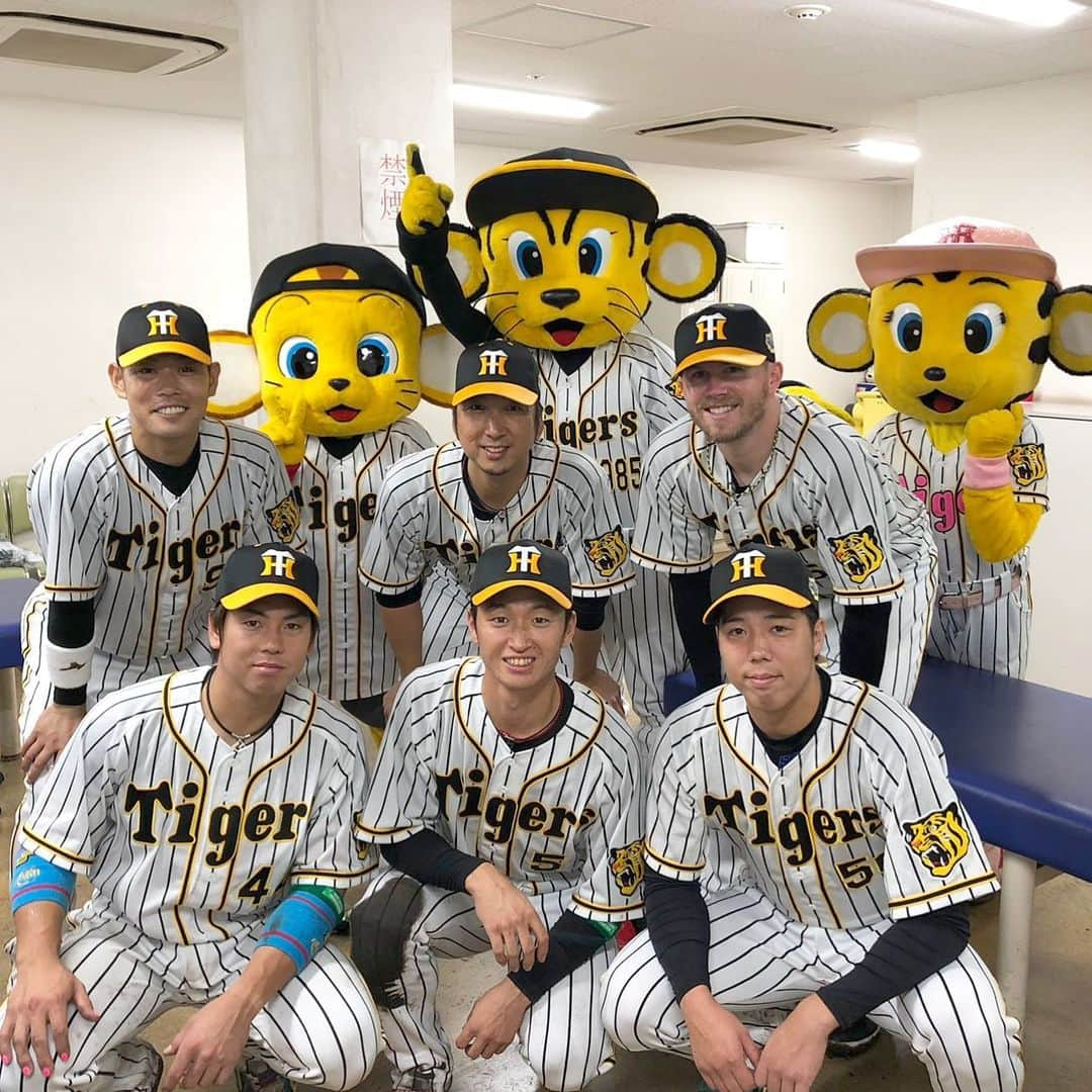 阪神タイガースさんのインスタグラム写真 - (阪神タイガースInstagram)「マイナビオールスターゲーム2019が終了しました！夢の祭典2日間、たくさんの応援ありがとうございました✨✨ #梅野隆太郎 選手 #近本光司 選手 #青柳晃洋 選手 #原口文仁 選手 #藤川球児 選手 #ピアースジョンソン 選手 #阪神タイガース #マイナビオールスターゲーム2019」7月13日 23時07分 - hanshintigers_official