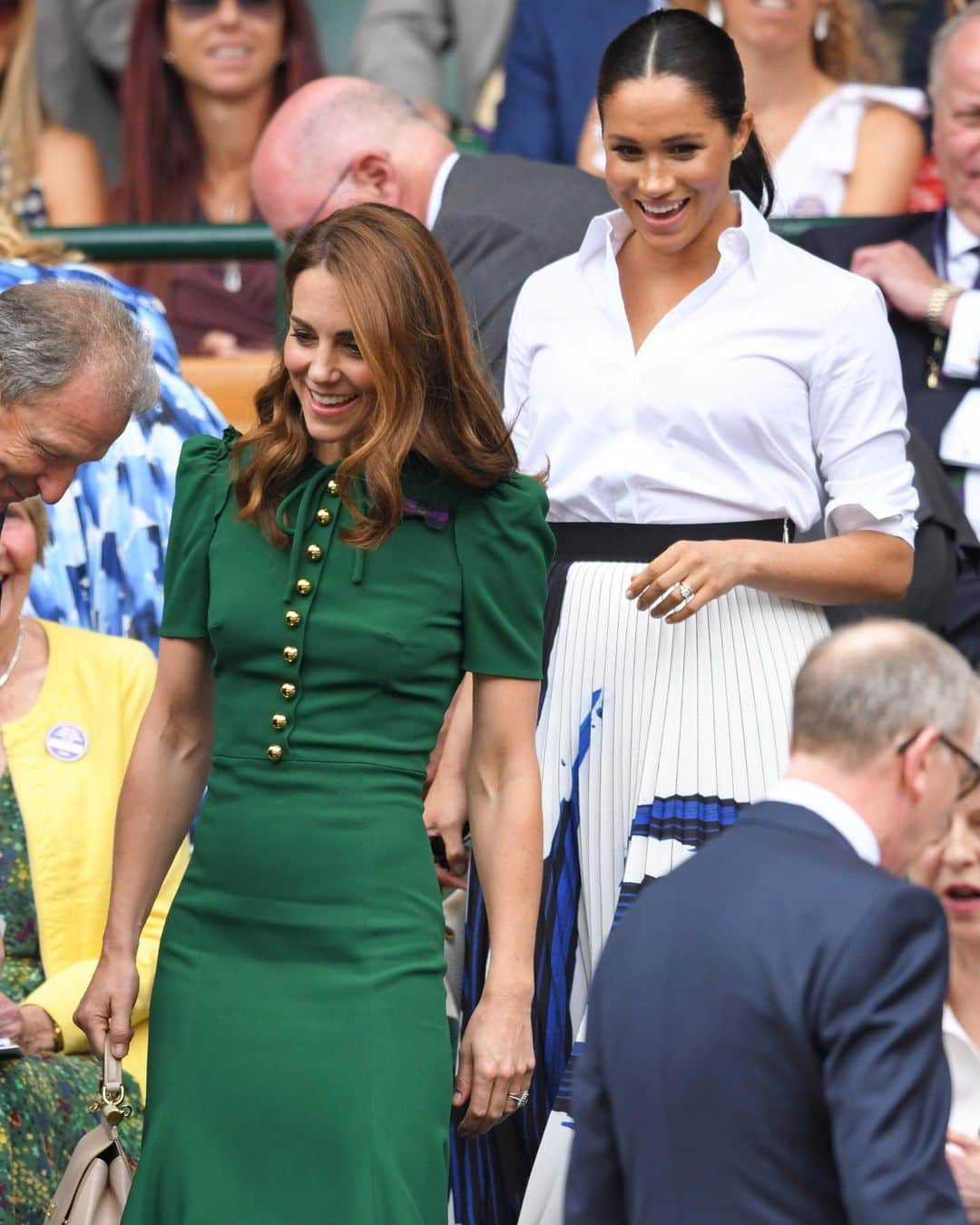 British Vogueさんのインスタグラム写真 - (British VogueInstagram)「Today, the #DuchessofCambridge and the #DuchessofSussex attended the Ladies’ #Wimbledon Singles Final together at the All England Lawn Tennis Club. The pair watched on from the Royal Box as Romania’s #SimonaHalep took on #SerenaWilliams. Click the link in bio to read more on the looks #KateMiddleton and #MeghanMarkle chose to wear for the occasion.」7月13日 23時08分 - britishvogue