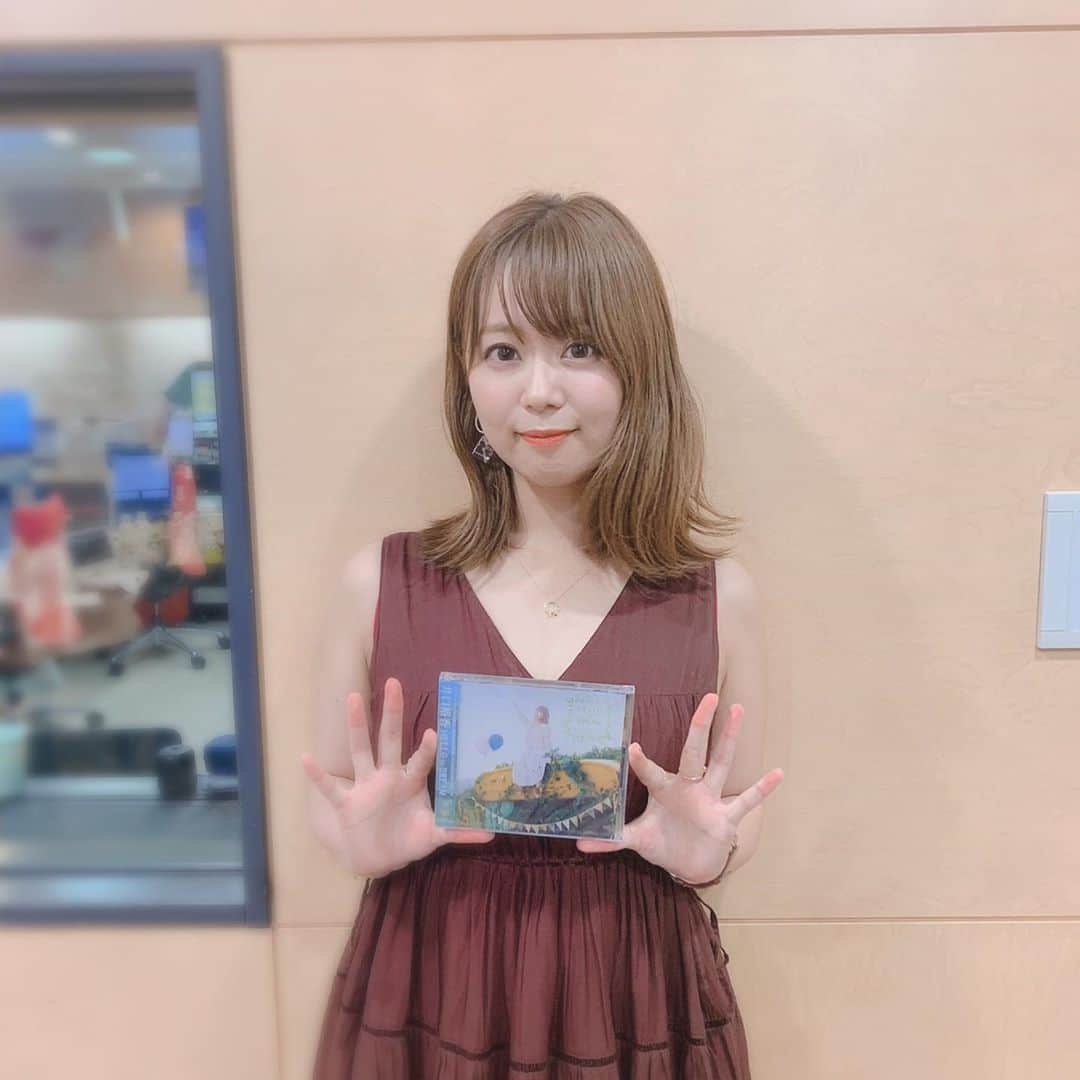 井口裕香さんのインスタグラム写真 - (井口裕香Instagram)「🚌 エジソンさん！ おじゃまいたしました！ 大西ちゃん、天崎くん、ありがとう〜〜！！！！！ 変な汗かいたけどすっごいたのしかったな〜〜！！！！ HELLOtoDREAMついに来週の水曜日に発売です🧸🧡 #agson #文化放送 #danmachi #ダンまち #HELLOtoDREAM #7月28日のLiveみんな来てねー！」7月13日 23時10分 - ooo31_iguchiyuka_31ooo