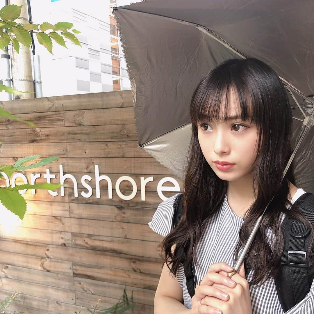 梅山恋和さんのインスタグラム写真 - (梅山恋和Instagram)「#557 #雨の日デート☂️ #あいあいがさする？ #折りたたみ傘 #持ってて良かった #おもち映え」7月13日 23時20分 - cocona_umeyama