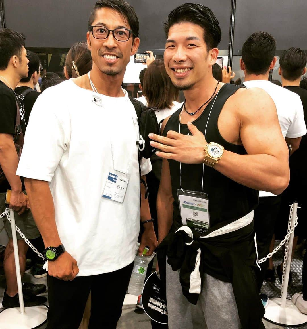 大山大輔さんのインスタグラム写真 - (大山大輔Instagram)「スポルテックで出会った戦友達と憧れの有馬さん！！ ＊ カネキン @kanekinfitness  トニー @tonykoikephysique  小池君 @jin.xeno  有馬さん @arimax816  笹生君 @luckysasoh0919  北山さん @muscle_ojisan  渋谷さん  剛太君 @hyper_abs_gota ＊ いつも仲良くしてくれてありがとう✨これからもよろしくお願いします🙏🙏 ---------------------------------------------------- #パーソナルトレーナー #personaltrainer # #六本木 #西麻布 #パーソナルトレーニング #フィジーク #physique #フィジーク選手 #フィットネスモデル #逆三角ボディ #ミスター肩幅 #ウィギー #戦友達 #みんないつもありがとう #これからもよろしく」7月13日 23時13分 - weggy_fitness0704