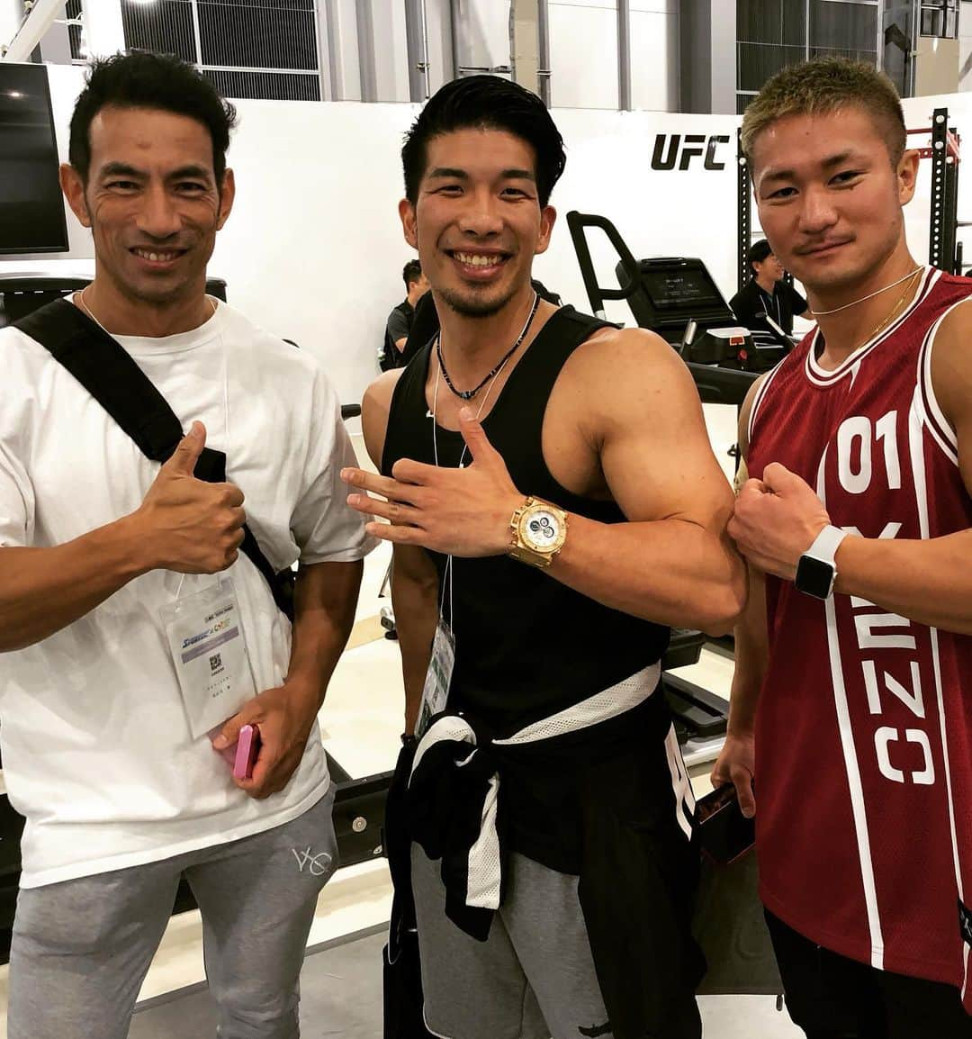 大山大輔さんのインスタグラム写真 - (大山大輔Instagram)「スポルテックで出会った戦友達と憧れの有馬さん！！ ＊ カネキン @kanekinfitness  トニー @tonykoikephysique  小池君 @jin.xeno  有馬さん @arimax816  笹生君 @luckysasoh0919  北山さん @muscle_ojisan  渋谷さん  剛太君 @hyper_abs_gota ＊ いつも仲良くしてくれてありがとう✨これからもよろしくお願いします🙏🙏 ---------------------------------------------------- #パーソナルトレーナー #personaltrainer # #六本木 #西麻布 #パーソナルトレーニング #フィジーク #physique #フィジーク選手 #フィットネスモデル #逆三角ボディ #ミスター肩幅 #ウィギー #戦友達 #みんないつもありがとう #これからもよろしく」7月13日 23時13分 - weggy_fitness0704