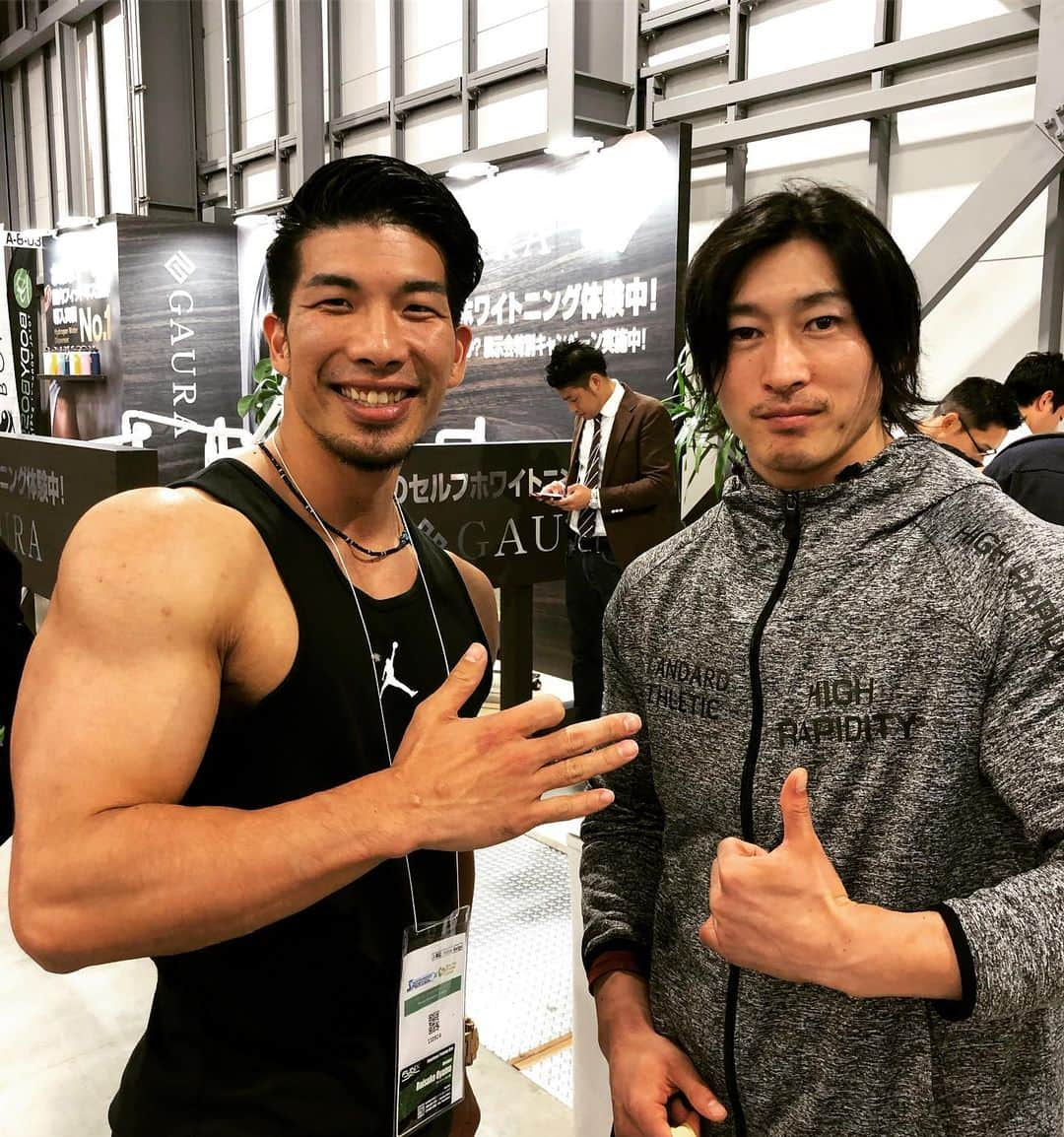 大山大輔さんのインスタグラム写真 - (大山大輔Instagram)「スポルテックで出会った戦友達と憧れの有馬さん！！ ＊ カネキン @kanekinfitness  トニー @tonykoikephysique  小池君 @jin.xeno  有馬さん @arimax816  笹生君 @luckysasoh0919  北山さん @muscle_ojisan  渋谷さん  剛太君 @hyper_abs_gota ＊ いつも仲良くしてくれてありがとう✨これからもよろしくお願いします🙏🙏 ---------------------------------------------------- #パーソナルトレーナー #personaltrainer # #六本木 #西麻布 #パーソナルトレーニング #フィジーク #physique #フィジーク選手 #フィットネスモデル #逆三角ボディ #ミスター肩幅 #ウィギー #戦友達 #みんないつもありがとう #これからもよろしく」7月13日 23時13分 - weggy_fitness0704