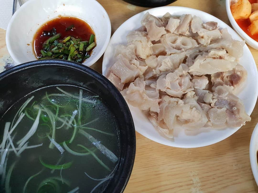 イ・グクジュさんのインスタグラム写真 - (イ・グクジュInstagram)「#알찬하루✌️ . #해장 #영등포맛집 #덕원 #꼬리곰탕 #도가니 - - #영화 #토이스토리 #웃겨죽음 #귀여워죽음 🤪💜」7月13日 23時38分 - gookju