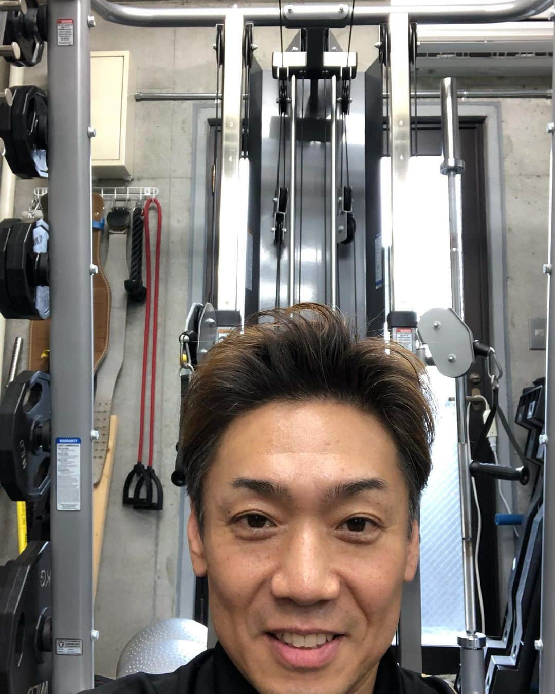 嘉島典俊さんのインスタグラム写真 - (嘉島典俊Instagram)「2ヶ月ぶりにトレーニング再開 おそらく自分一人では楽する道を 選ぶに間違いない だからパーソナルトレーナーを依頼 年だからこそ筋肉筋力を強化 ま、それでもケガはしますけどね #パーソナルトレーナー#パーソナルトレーニング#嘉島典俊」7月13日 23時37分 - kashima.noritoshi