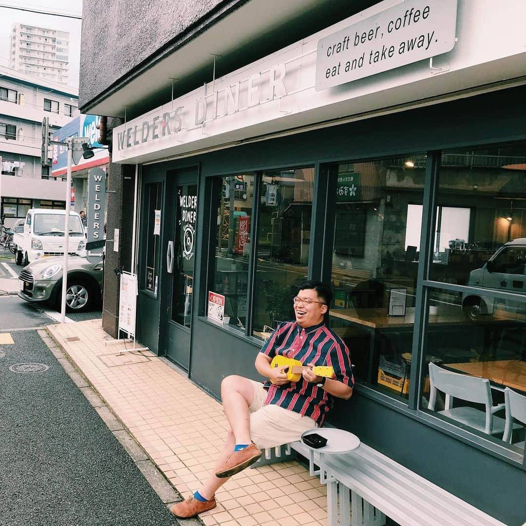 モッチェ 永井さんのインスタグラム写真 - (モッチェ 永井Instagram)「黄色のウクレレ。  @weldersdiner」7月13日 23時47分 - mocche_nagai