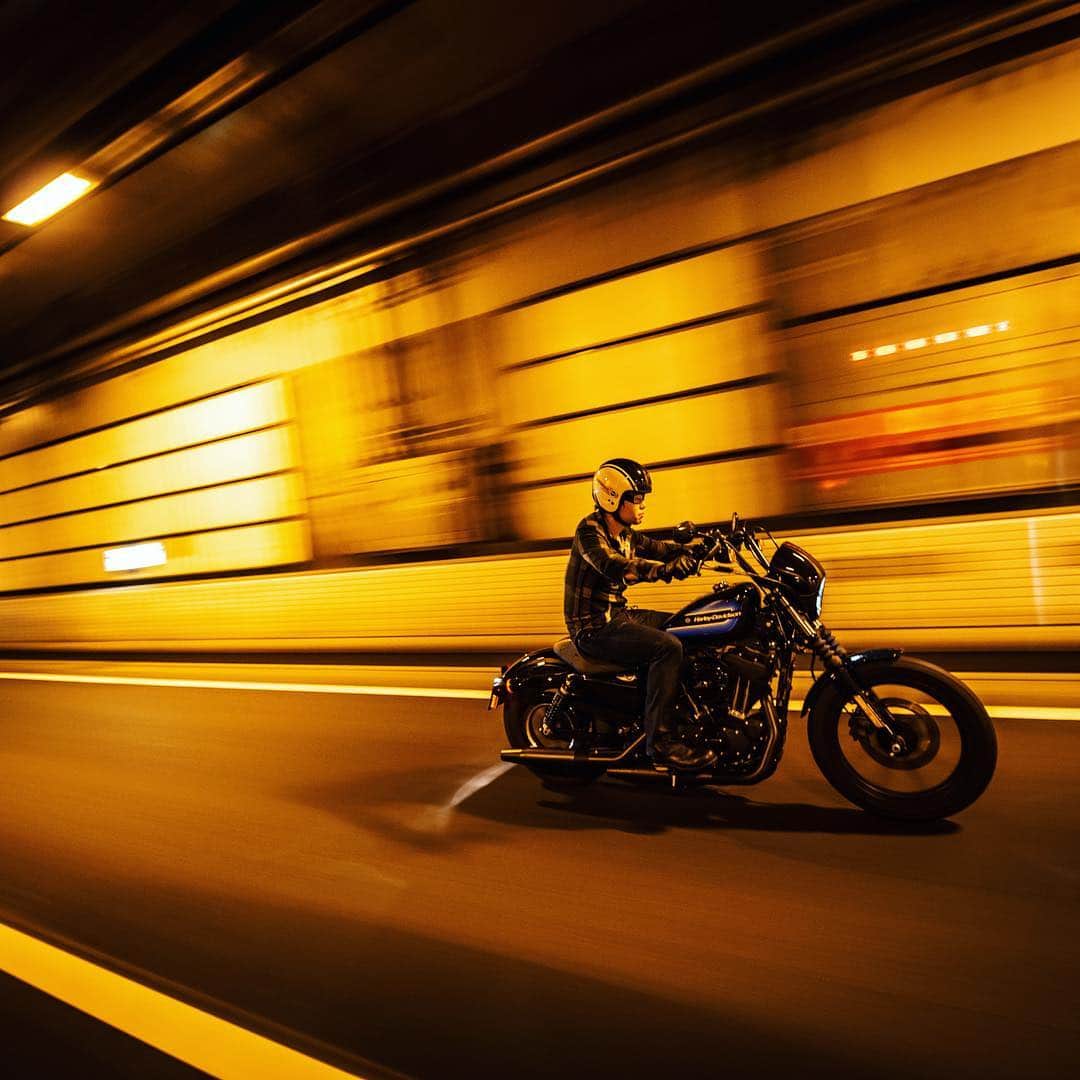 Harley-Davidson Japanさんのインスタグラム写真 - (Harley-Davidson JapanInstagram)「憂鬱な街に、さよなら。#ハーレー #harley #ハーレーダビッドソン #harleydavidson #バイク #bike #オートバイ #motorcycle #アイアン1200 #iron1200 #xl1200ns #スポーツスター #sportster #夜 #night #夜行性 #nocturnal #クルーズ #cruise #ツーリング #touring #アーバン #urban #横浜 #yokohama #2019 #自由 #freedom」7月13日 23時57分 - harleydavidsonjapan
