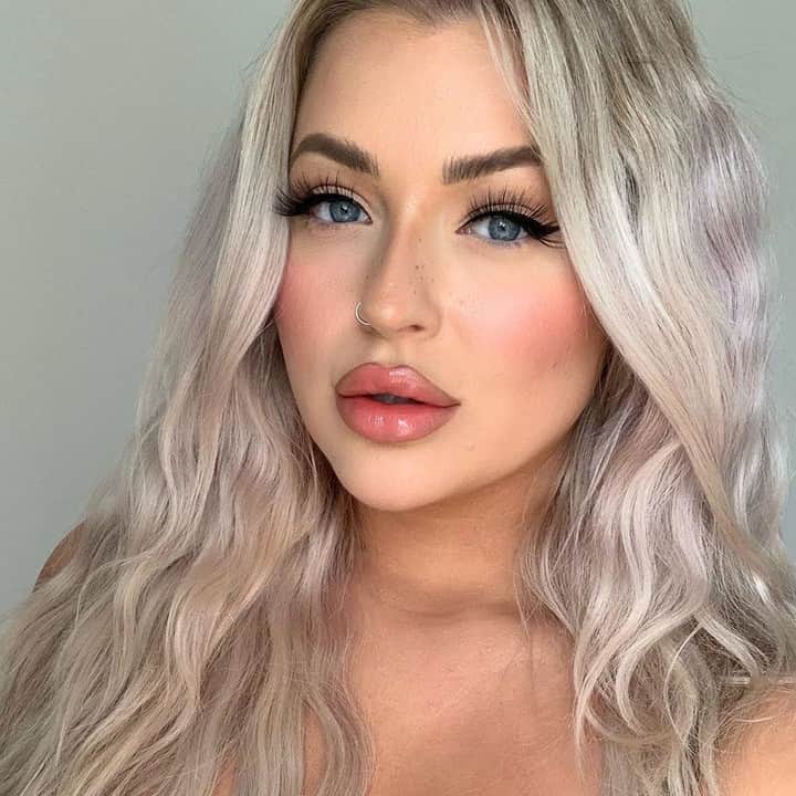 Too Facedさんのインスタグラム写真 - (Too FacedInstagram)「@babsbeauty_ is a BOMBSHELL in #tfbornthisway! 💕 She wears our Born This Way Super Coverage Concealer in shade Shortbread. #regram #toofaced」7月14日 0時00分 - toofaced