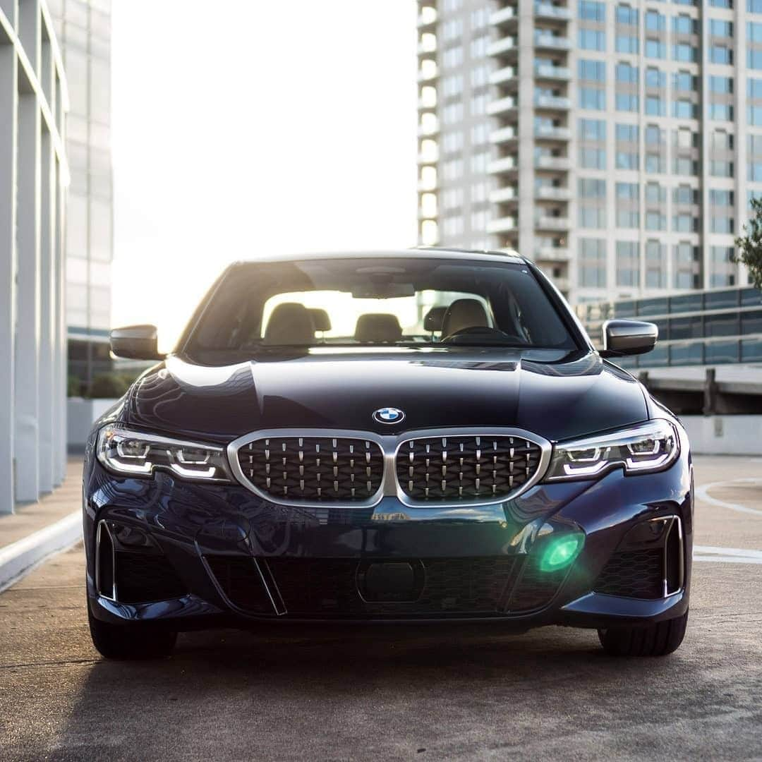 BMWさんのインスタグラム写真 - (BMWInstagram)「Speaks the language of agility. The BMW 3 Series Sedan. #The3 #BMW #3Series #BMWrepost  @dr_m2sko  __ BMW M340i xDrive Sedan: Fuel consumption in l/100 km (combined): 7.5. CO2 emissions in g/km (combined): 172*; *All performance, fuel consumption and emissions figures are provisional. The values of fuel consumptions, CO2 emissions and energy consumptions shown were determined according to the European Regulation (EC) 715/2007 in the version applicable at the time of type approval. The figures refer to a vehicle with basic configuration in Germany and the range shown considers optional equipment and the different size of wheels and tires available on the selected model. The values of the vehicles are already based on the new WLTP regulation and are translated back into NEDC-equivalent values in order to ensure the comparison between the vehicles. [With respect to these vehicles, for vehicle related taxes or other duties based (at least inter alia) on CO2-emissions the CO2 values may differ to the values stated here.] The CO2 efficiency specifications are determined according to Directive 1999/94/EC and the European Regulation in its current version applicable. The values shown are based on the fuel consumption, CO2 values and energy consumptions according to the NEDC cycle for the classification. For further information about the official fuel consumption and the specific CO2 emission of new passenger cars can be taken out of the „handbook of fuel consumption, the CO2 emission and power consumption of new passenger cars“, which is available at all selling points and at https://www.dat.de/angebote/verlagsprodukte/leitfaden-kraftstoffverbrauch.html.」7月14日 0時00分 - bmw