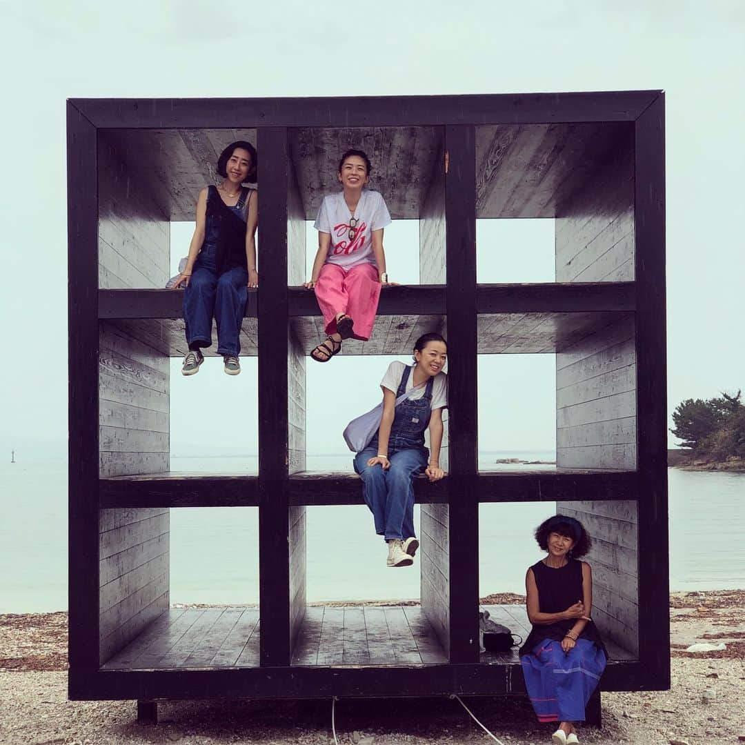 のインスタグラム：「🔲🔲🔲 #佐久島  #晴れてたらもっと映えるのに」